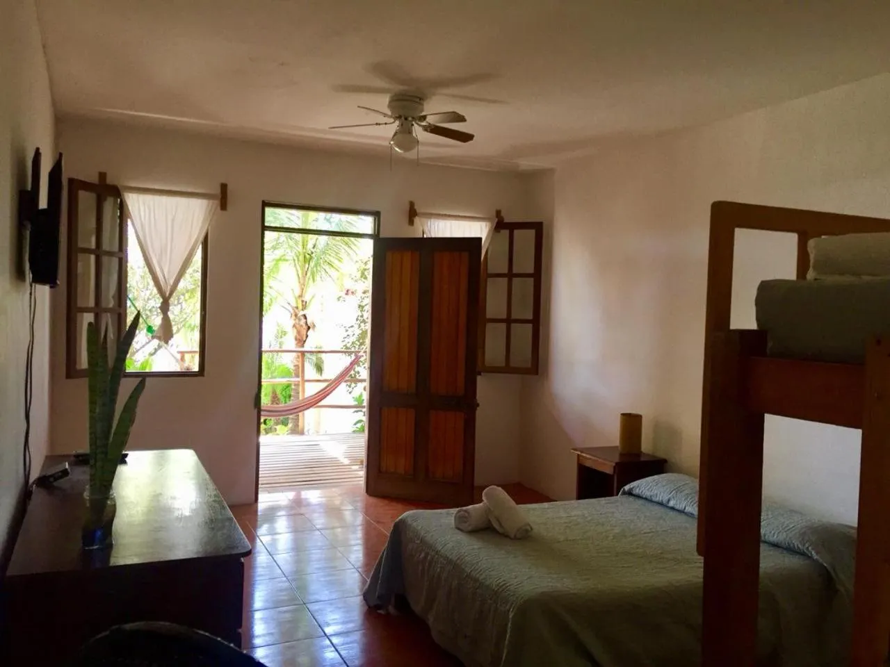 Photo of the whole room, Bed in Los Cocos de Vichayito