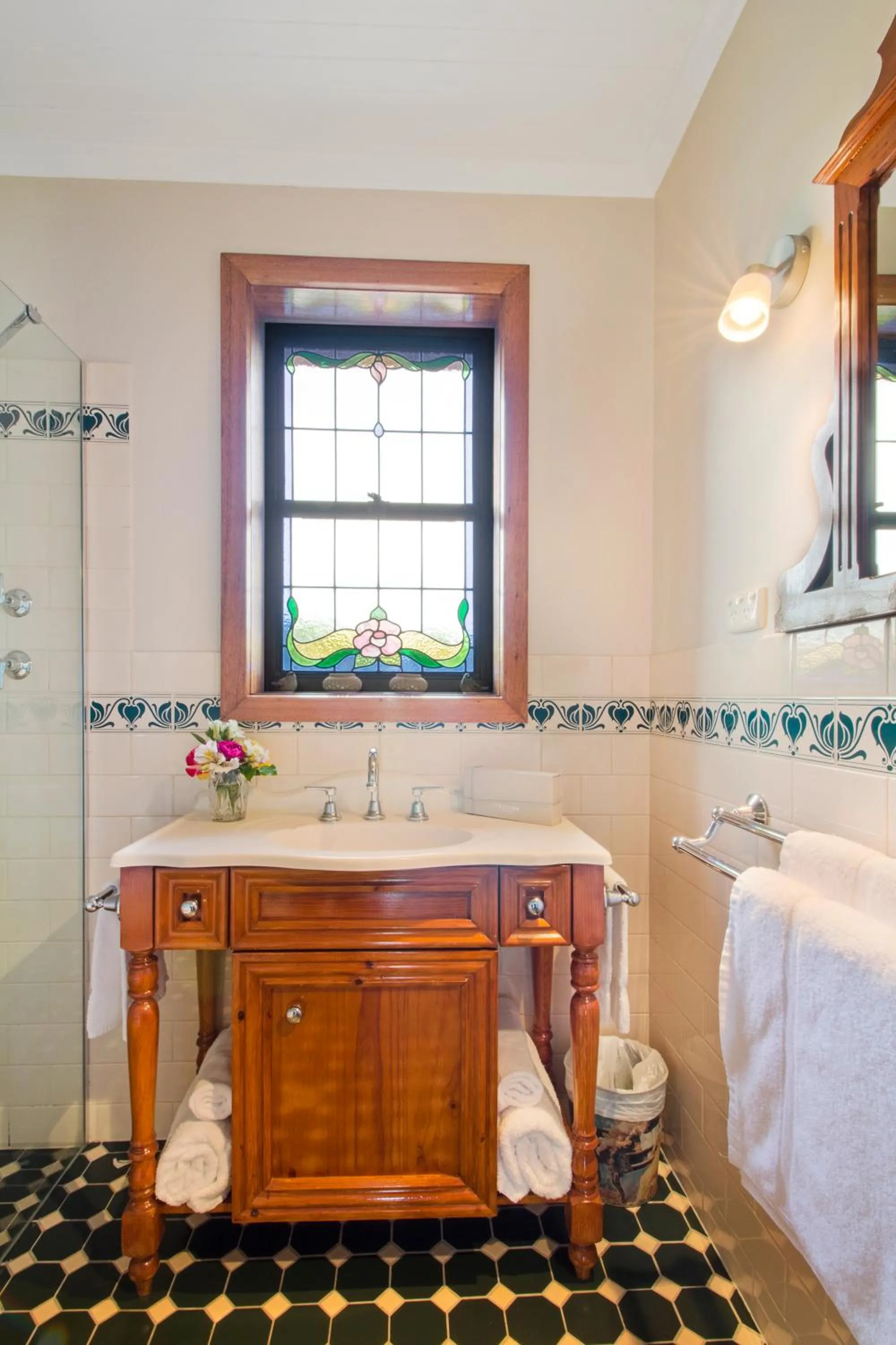Bathroom in Stonewell Cottages and Vineyards