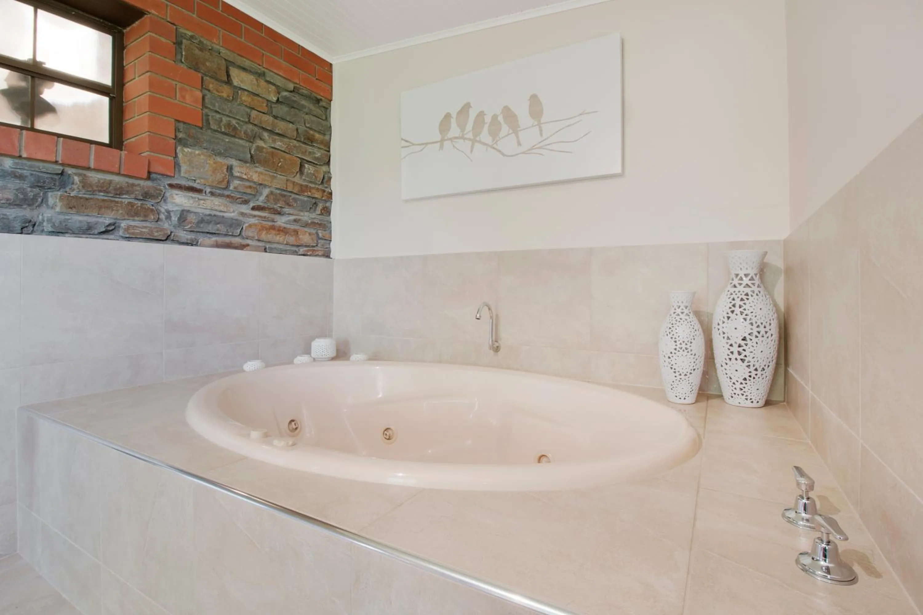 Bathroom in Stonewell Cottages and Vineyards