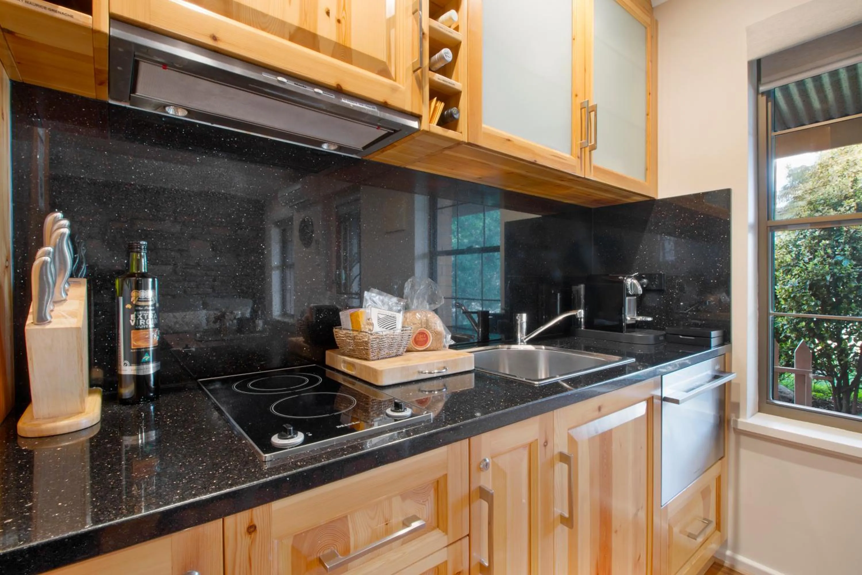 Kitchen or kitchenette in Stonewell Cottages and Vineyards