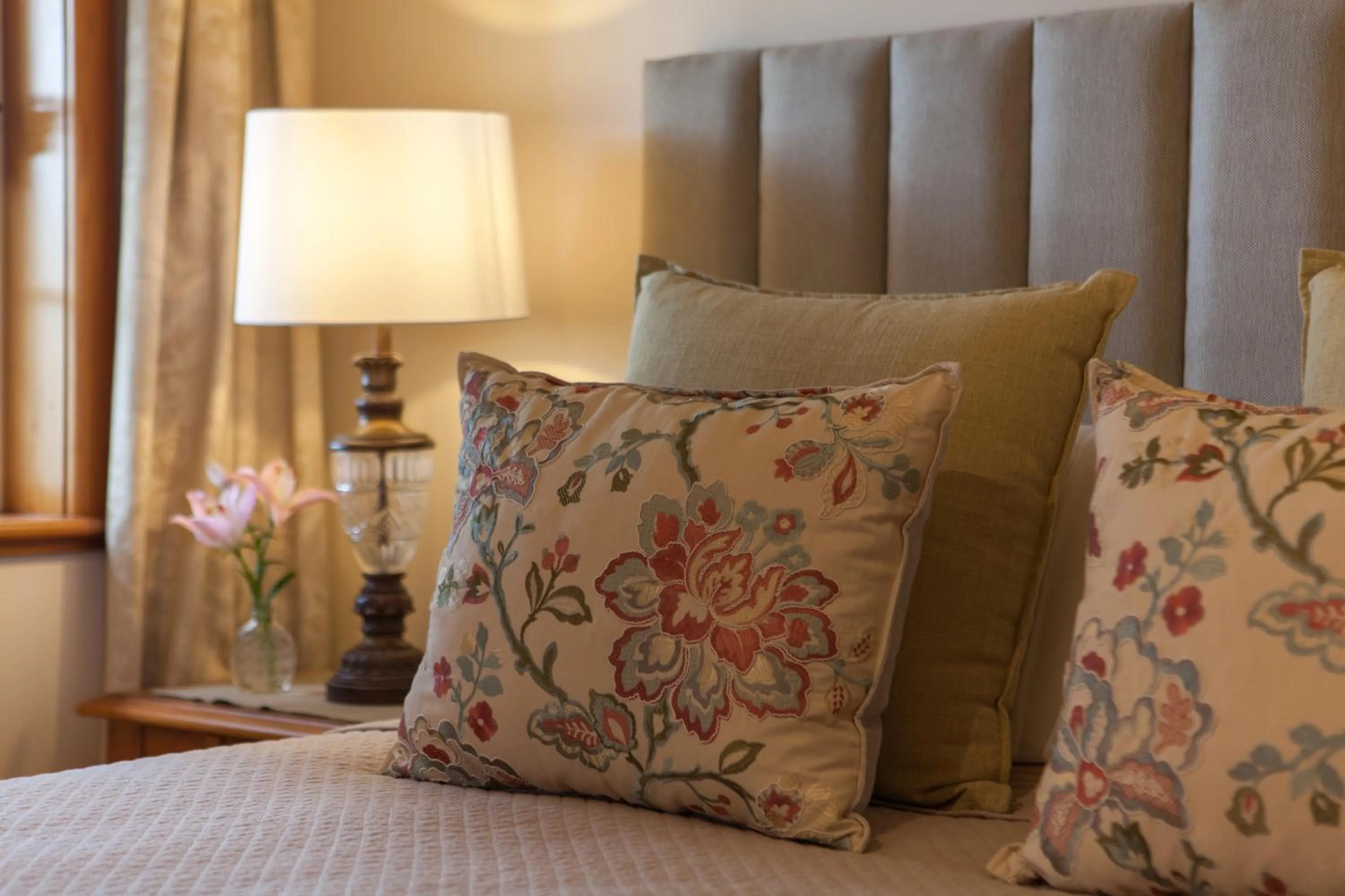 Bed in Stonewell Cottages and Vineyards