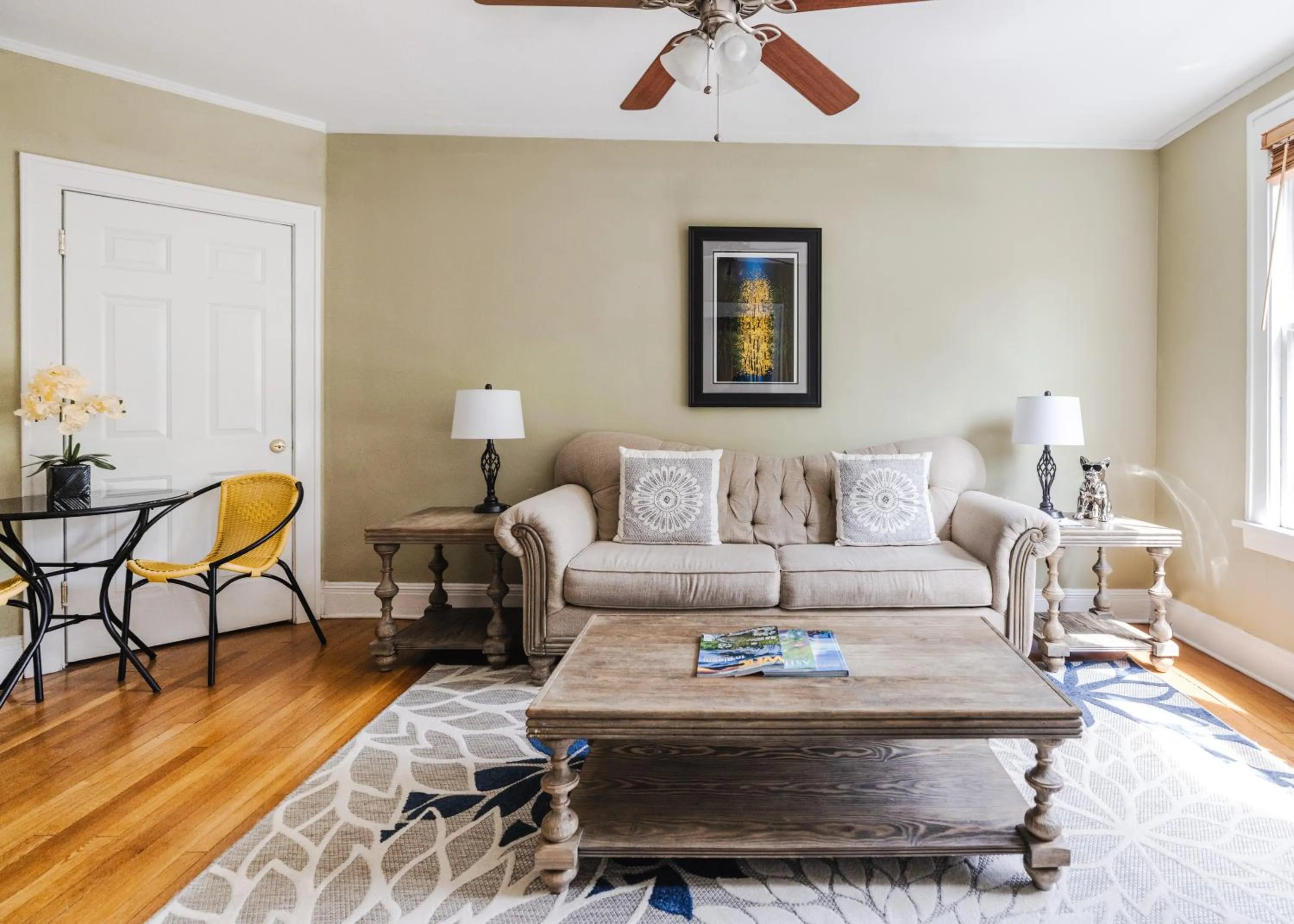 Living room in Princess Anne Boutique Hotel