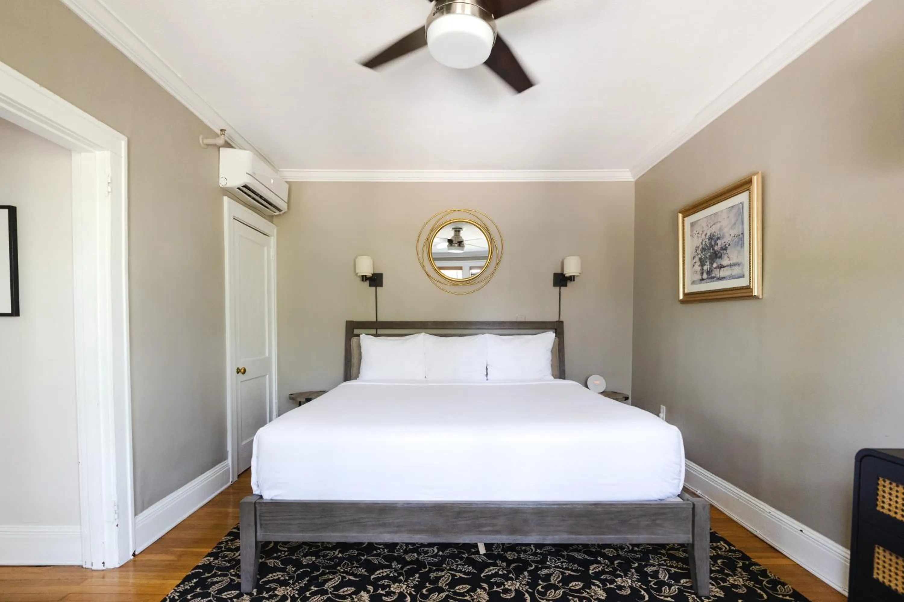 Bedroom, Bed in Princess Anne Boutique Hotel