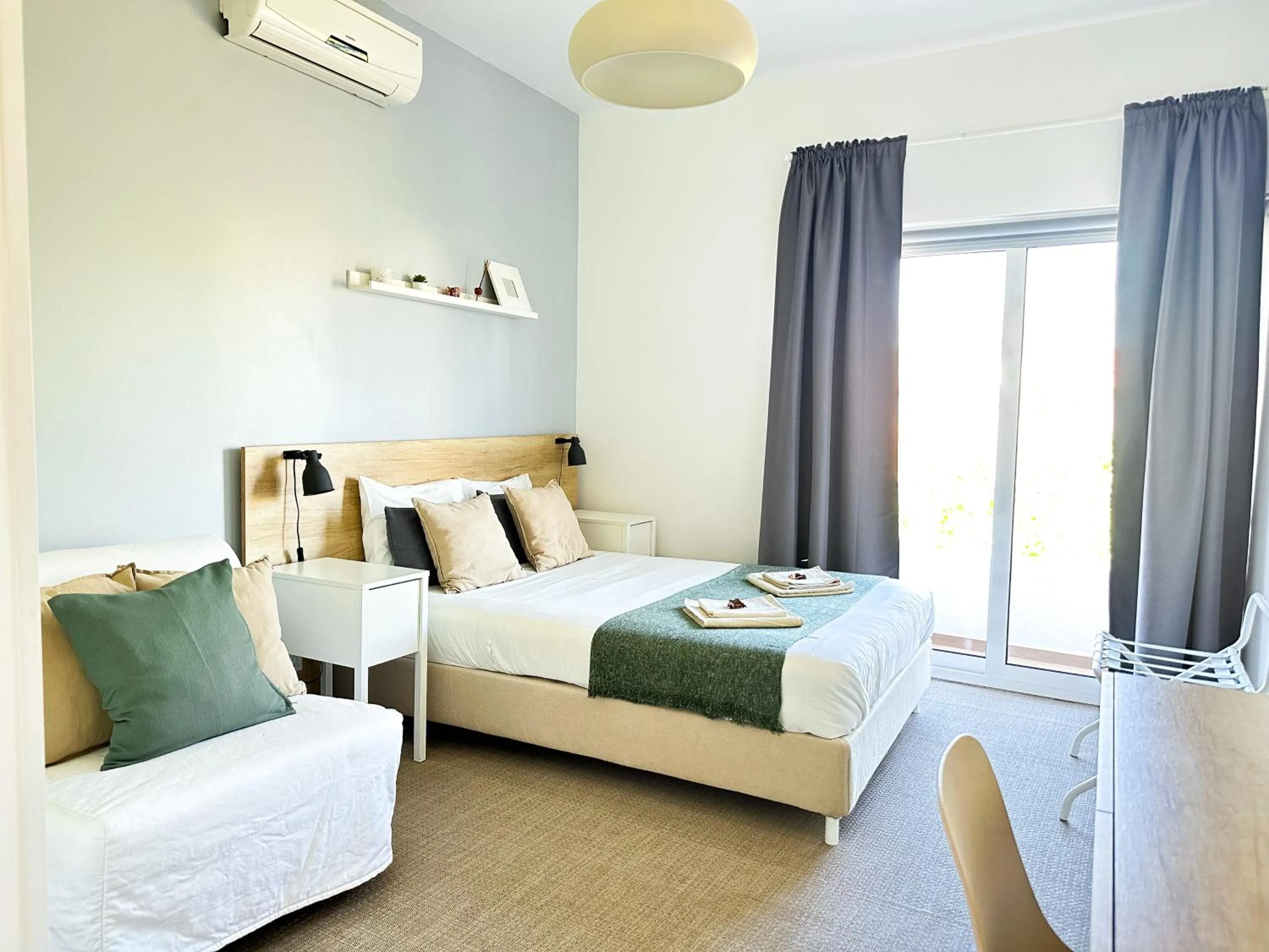 Bedroom, Bed in Solar do Alentejo