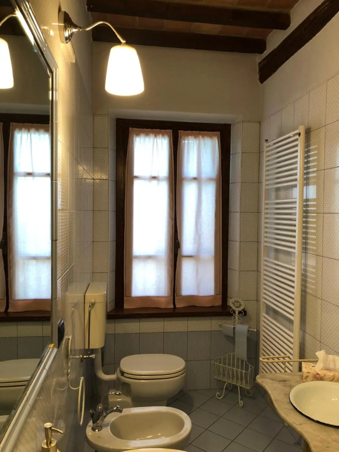 Bathroom in VIA D' ESTE 8