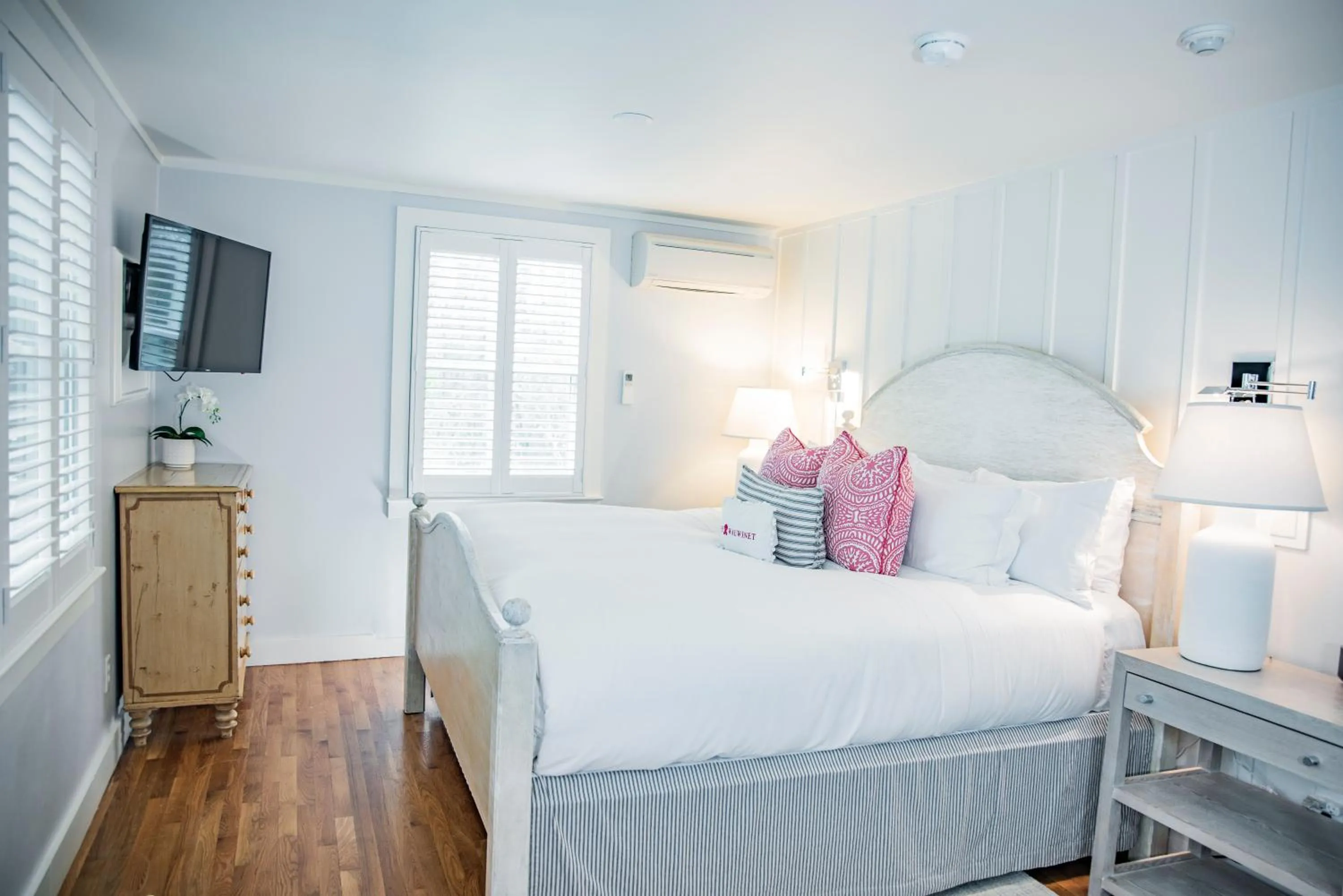 Bedroom, Bed in The Wauwinet Nantucket