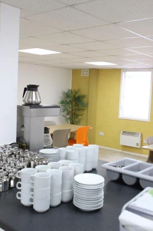 Food and drinks in Sky Lodge Perth