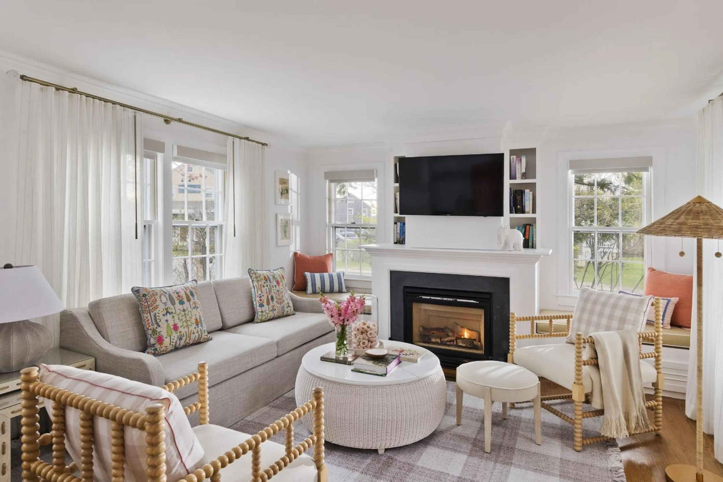 Living room in White Elephant Hotel