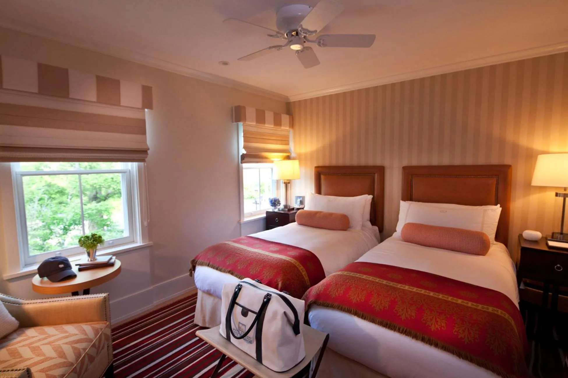 Bedroom, Bed in White Elephant Hotel