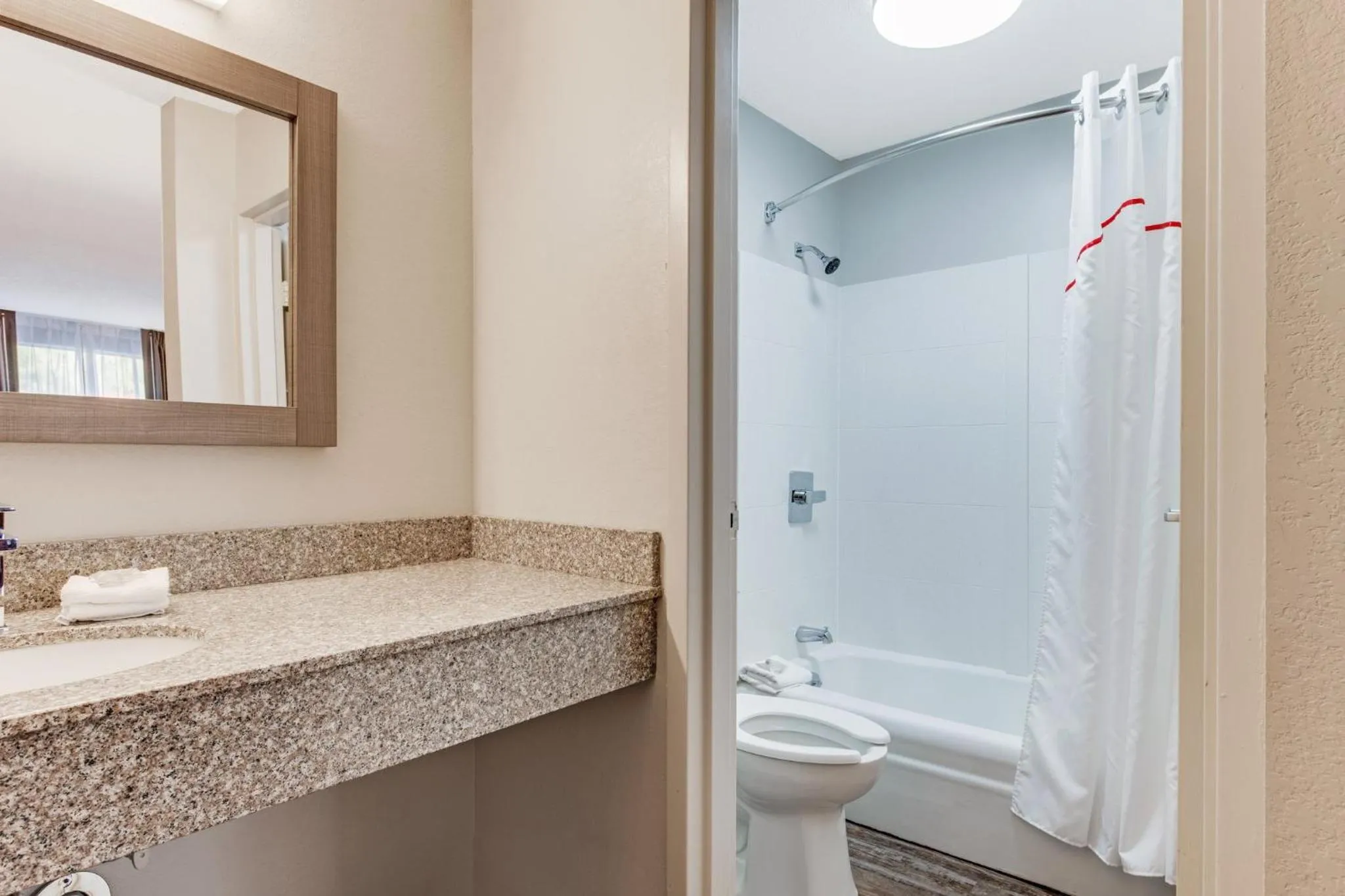 Bathroom in Red Roof Inn & Suites Wilkesboro