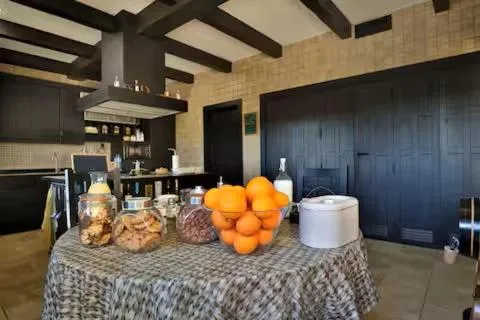 Buffet breakfast in Casa Rural Ecuestre
