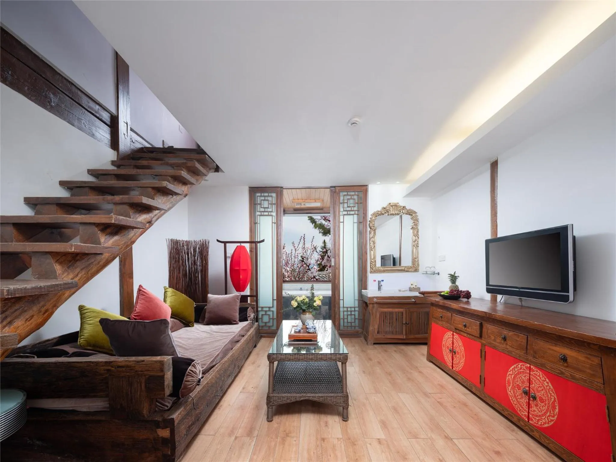 Property building in Lijiang Merry Inn