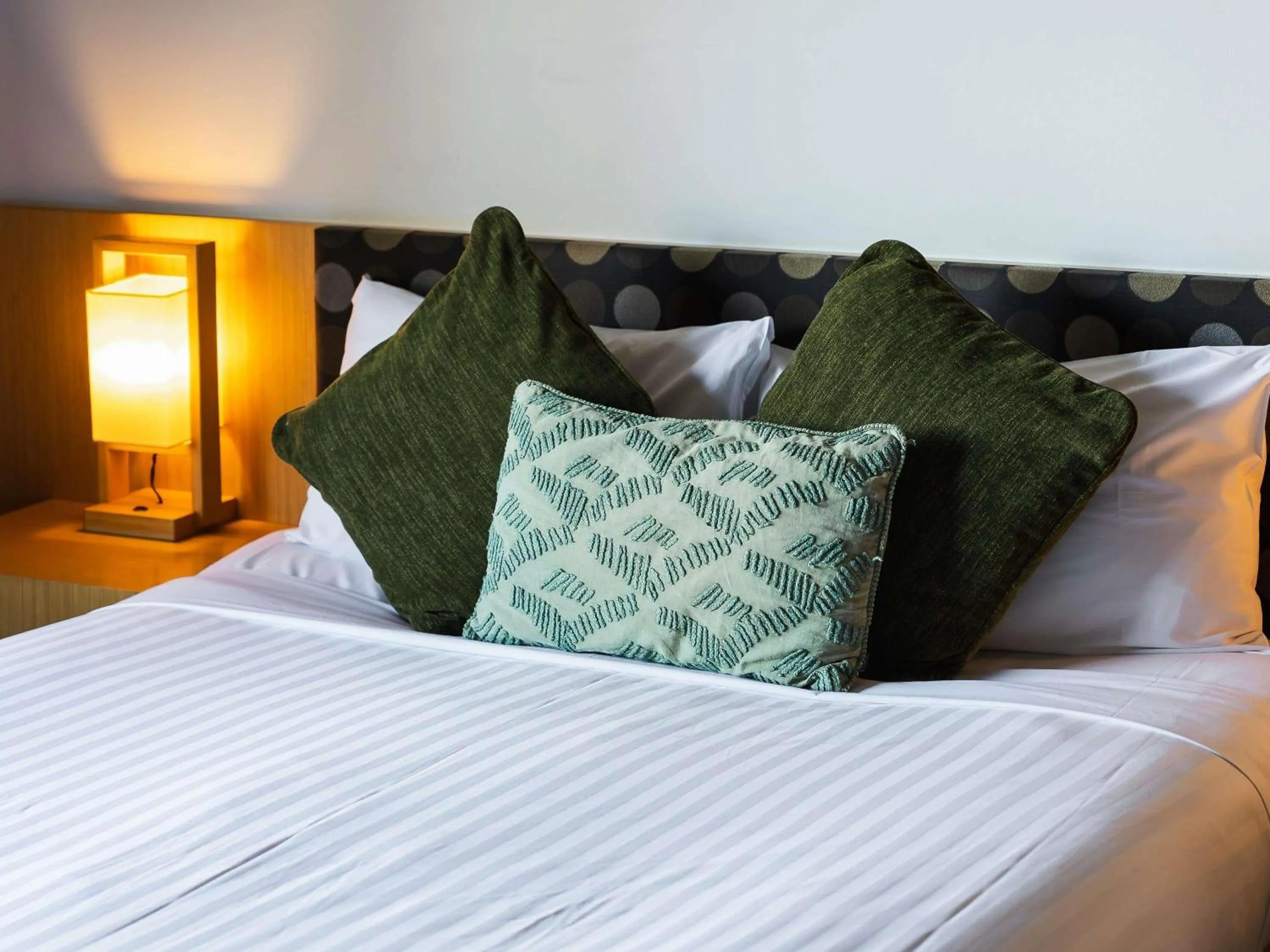 Bedroom, Bed in Peppers Cradle Mountain Lodge