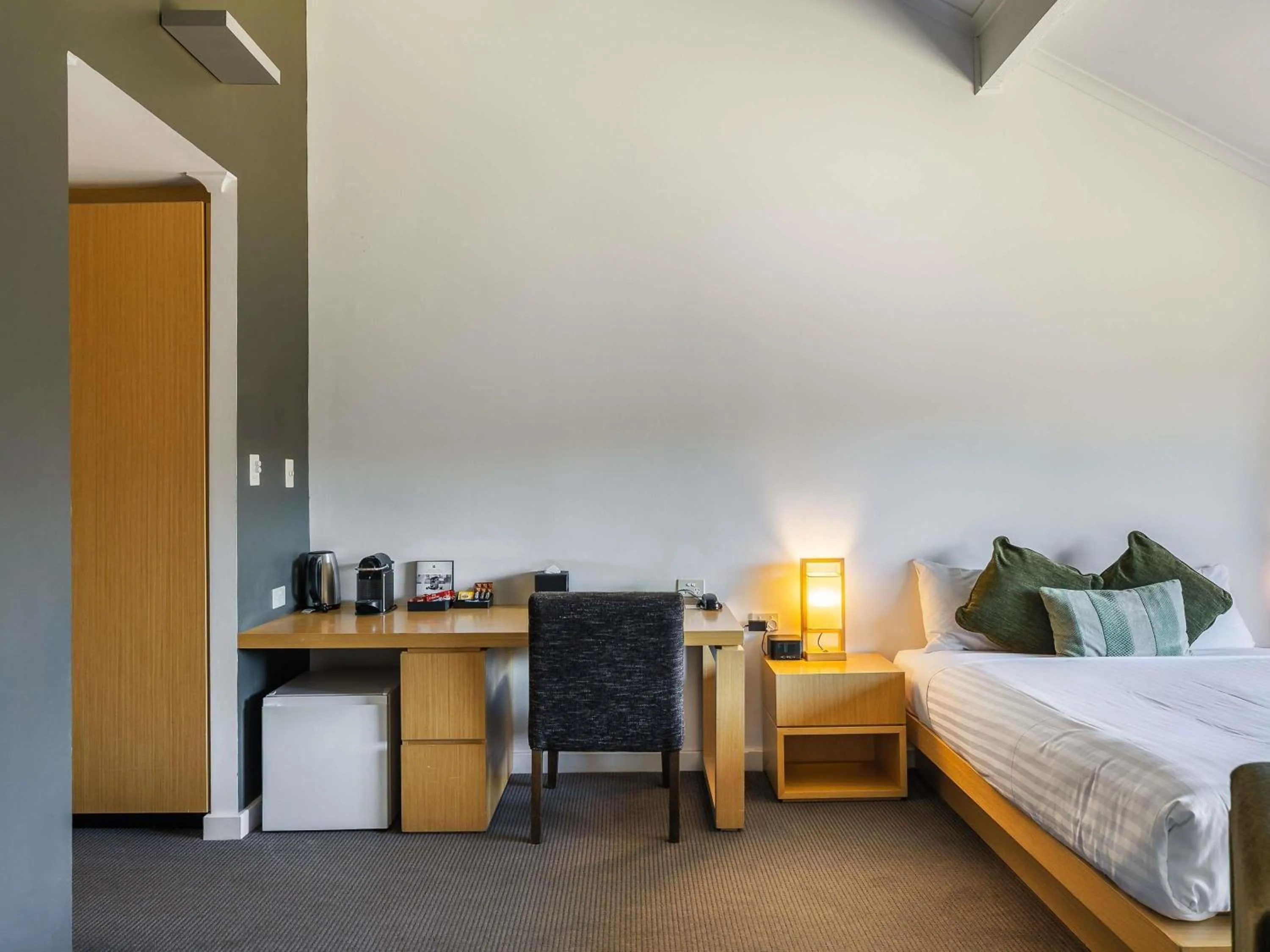 Bedroom, Bed in Peppers Cradle Mountain Lodge