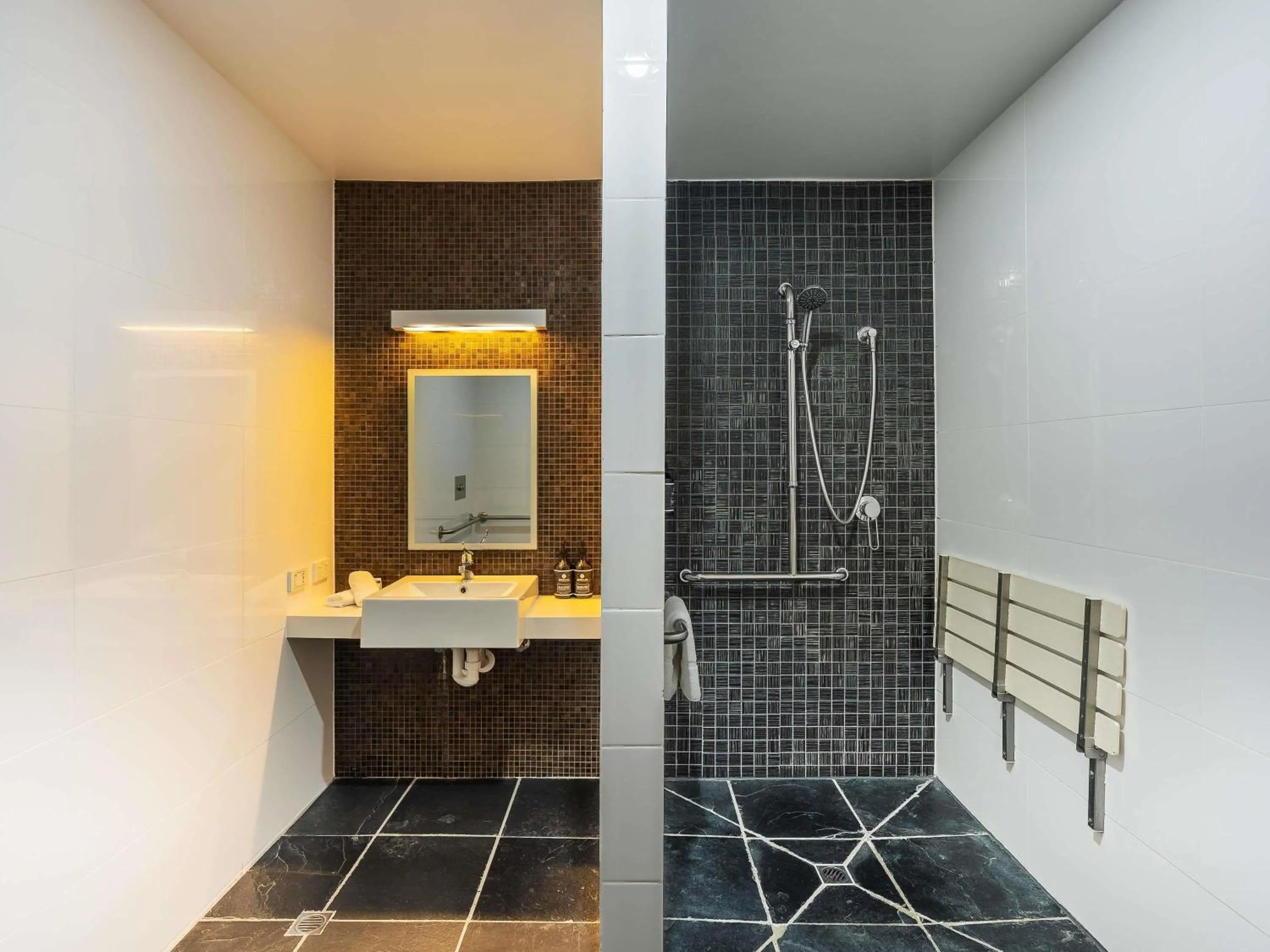 Bedroom in Peppers Cradle Mountain Lodge