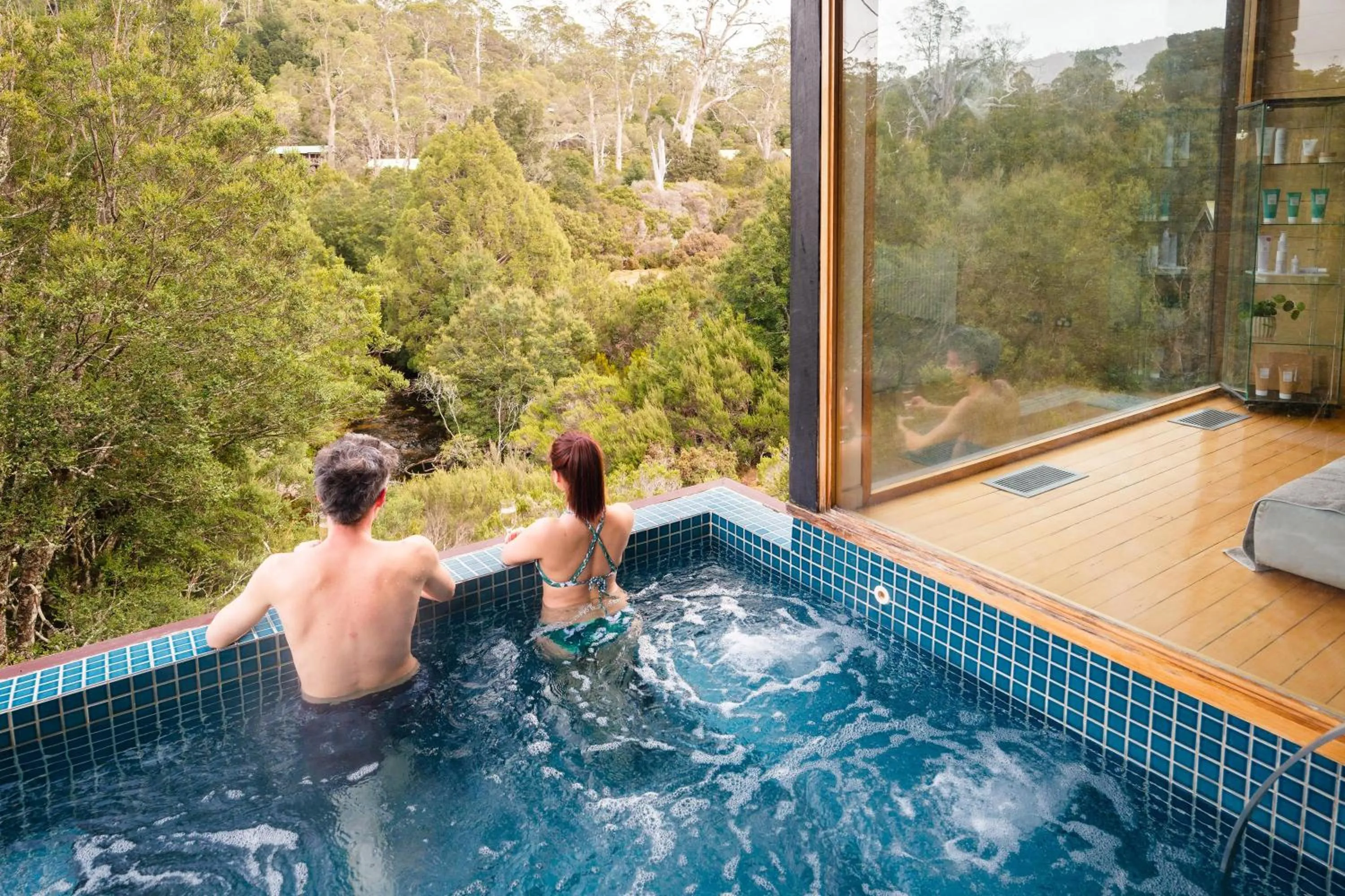 Hot Tub in Peppers Cradle Mountain Lodge
