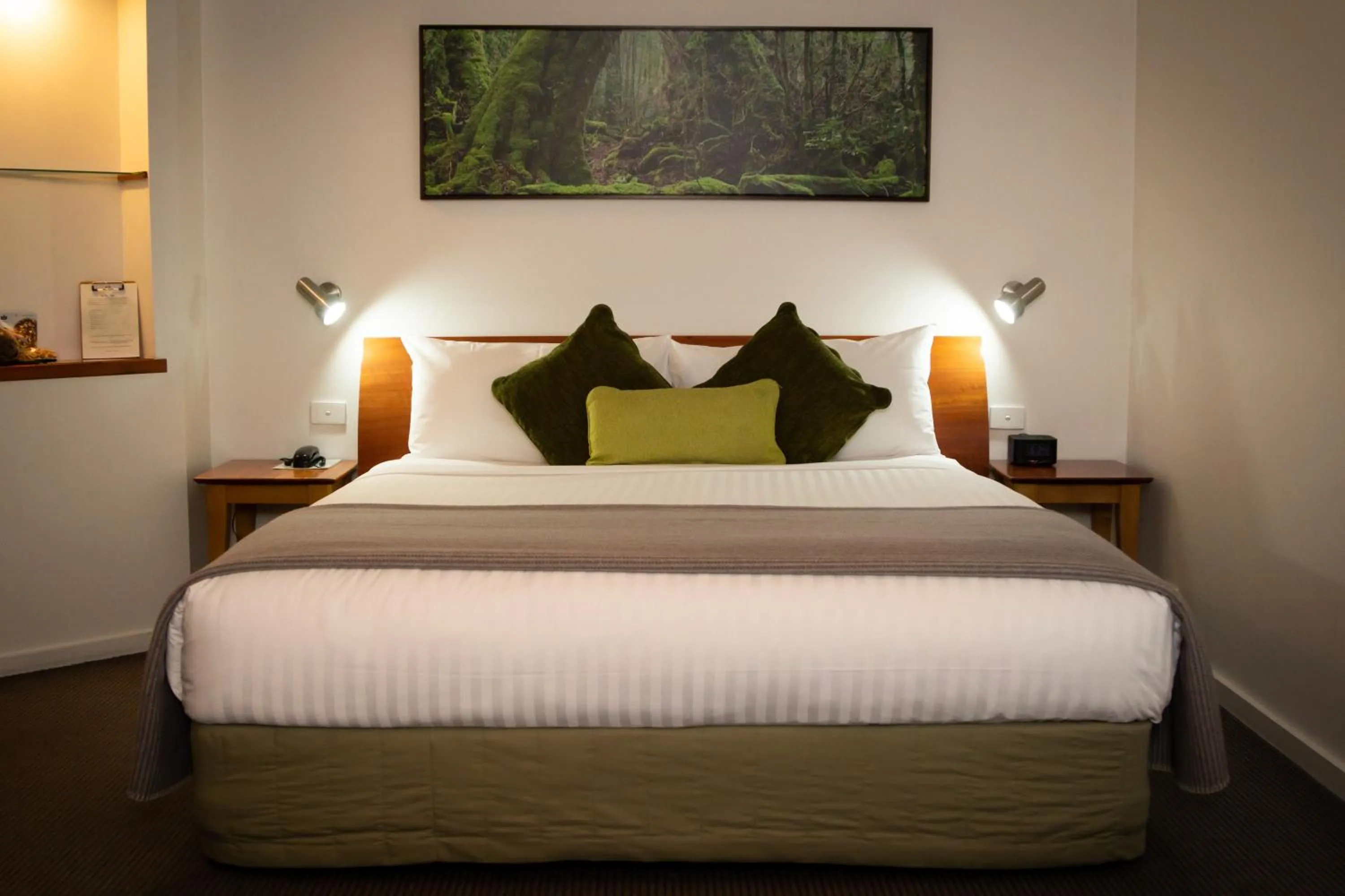 Bed in Peppers Cradle Mountain Lodge