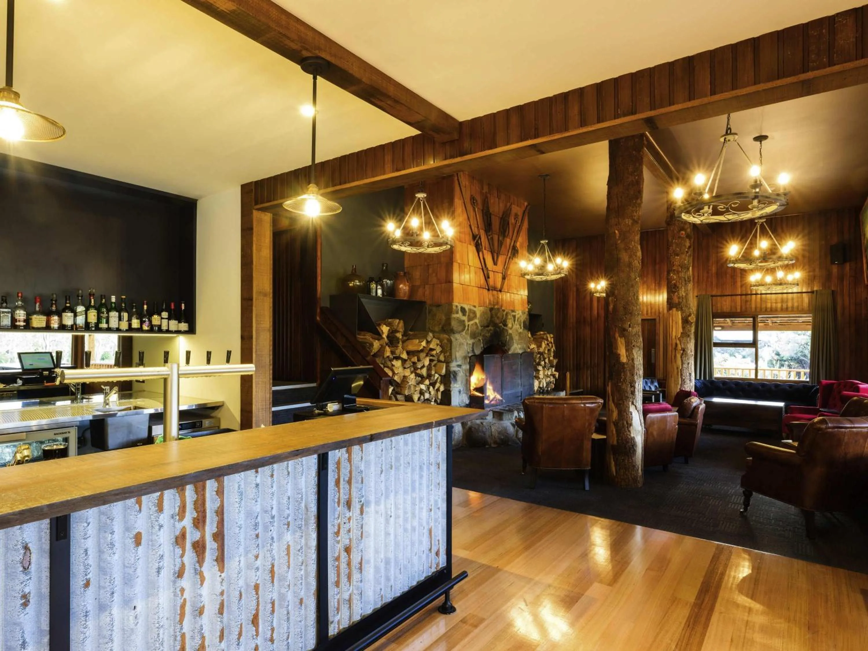 Lounge or bar in Peppers Cradle Mountain Lodge