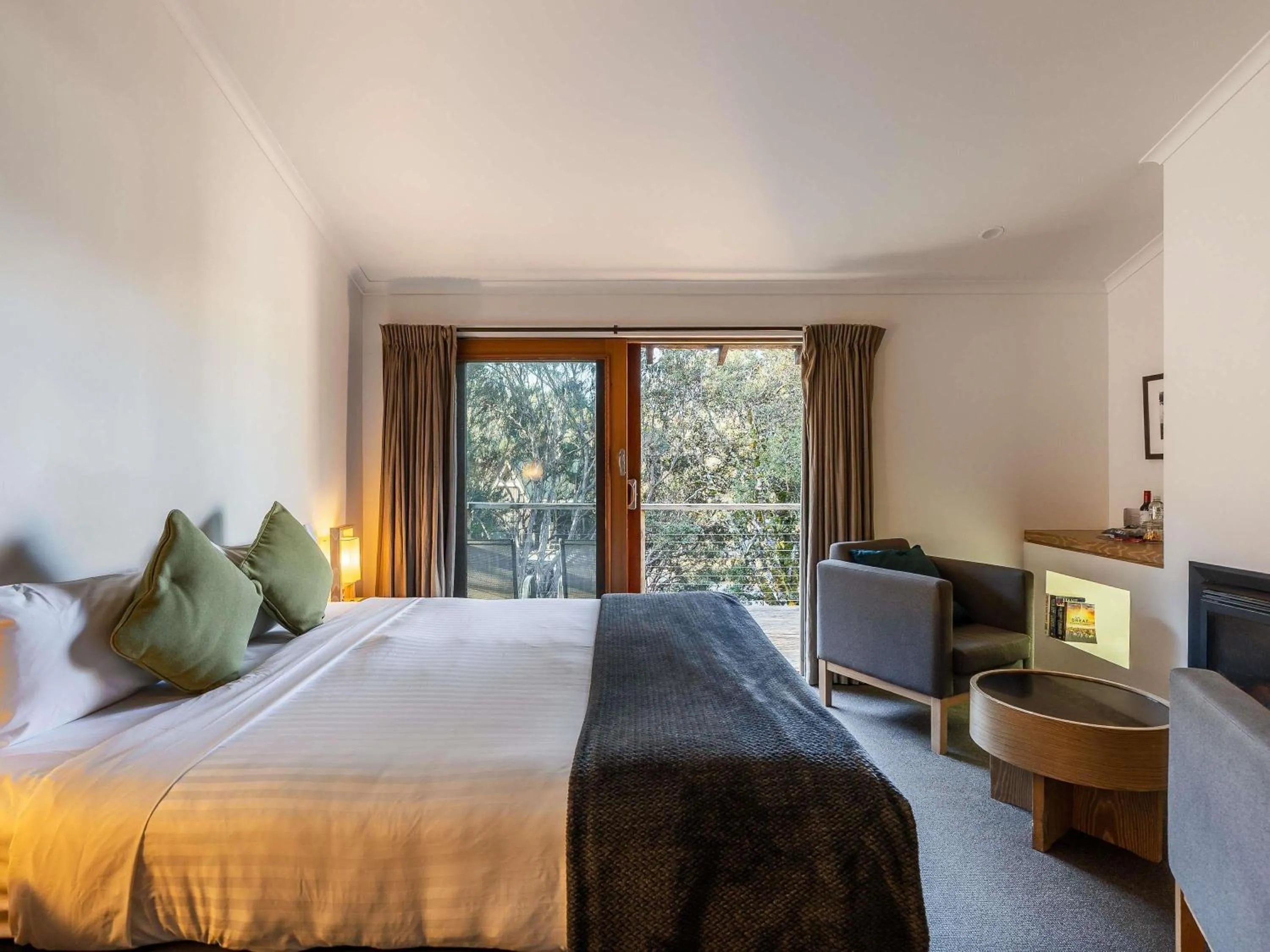 Bedroom, Bed in Peppers Cradle Mountain Lodge