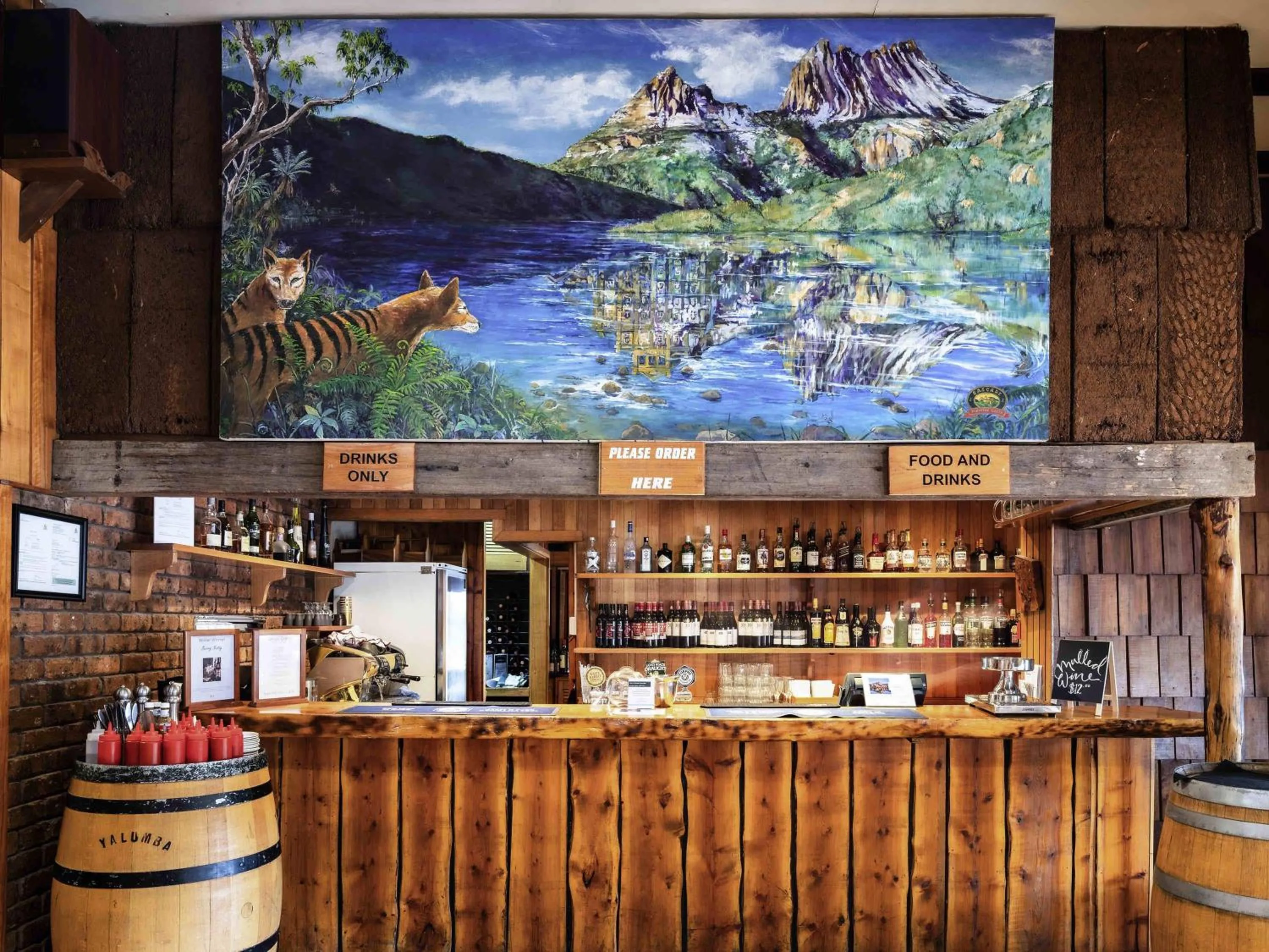 Lounge or bar in Peppers Cradle Mountain Lodge