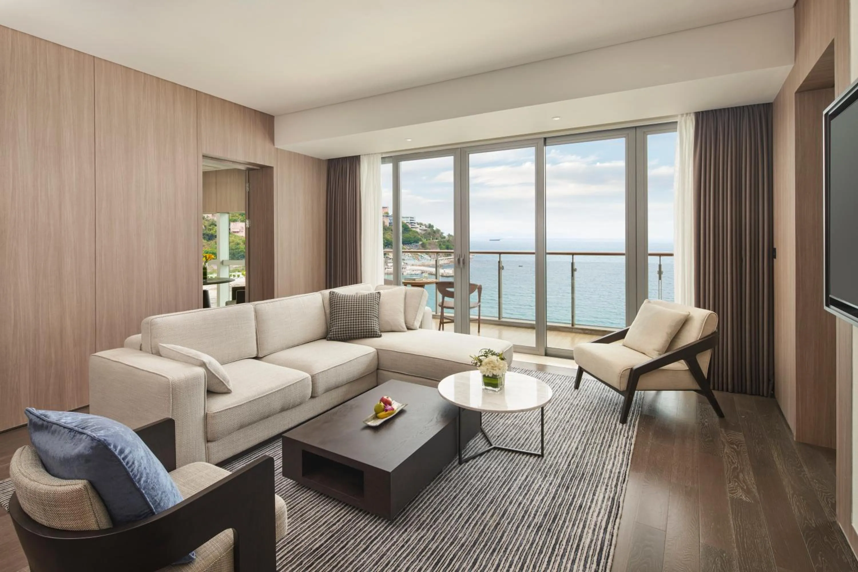 Photo of the whole room in Intercontinental Shenzhen Dameisha Resort by IHG