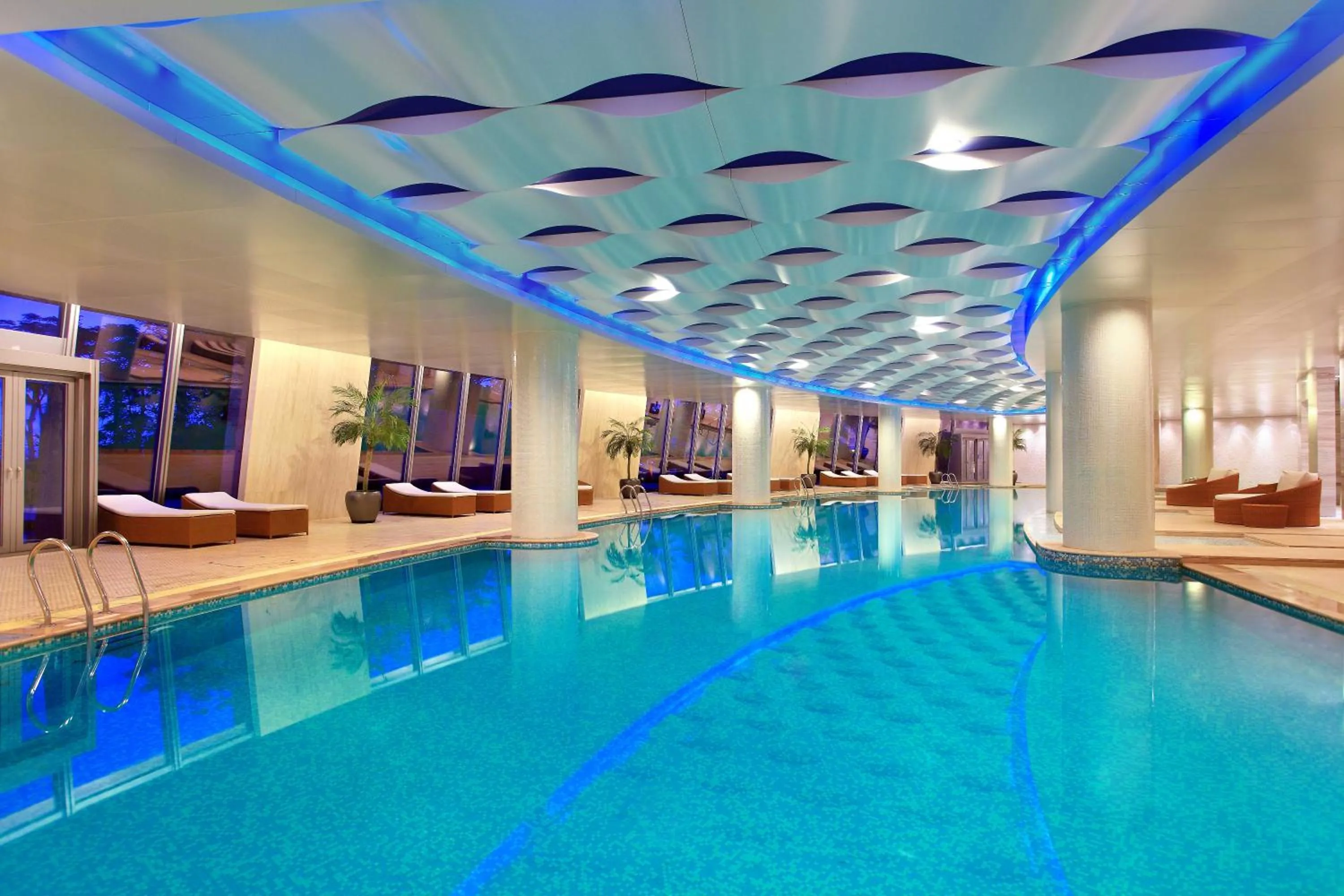 Fitness centre/facilities in Intercontinental Shenzhen Dameisha Resort by IHG