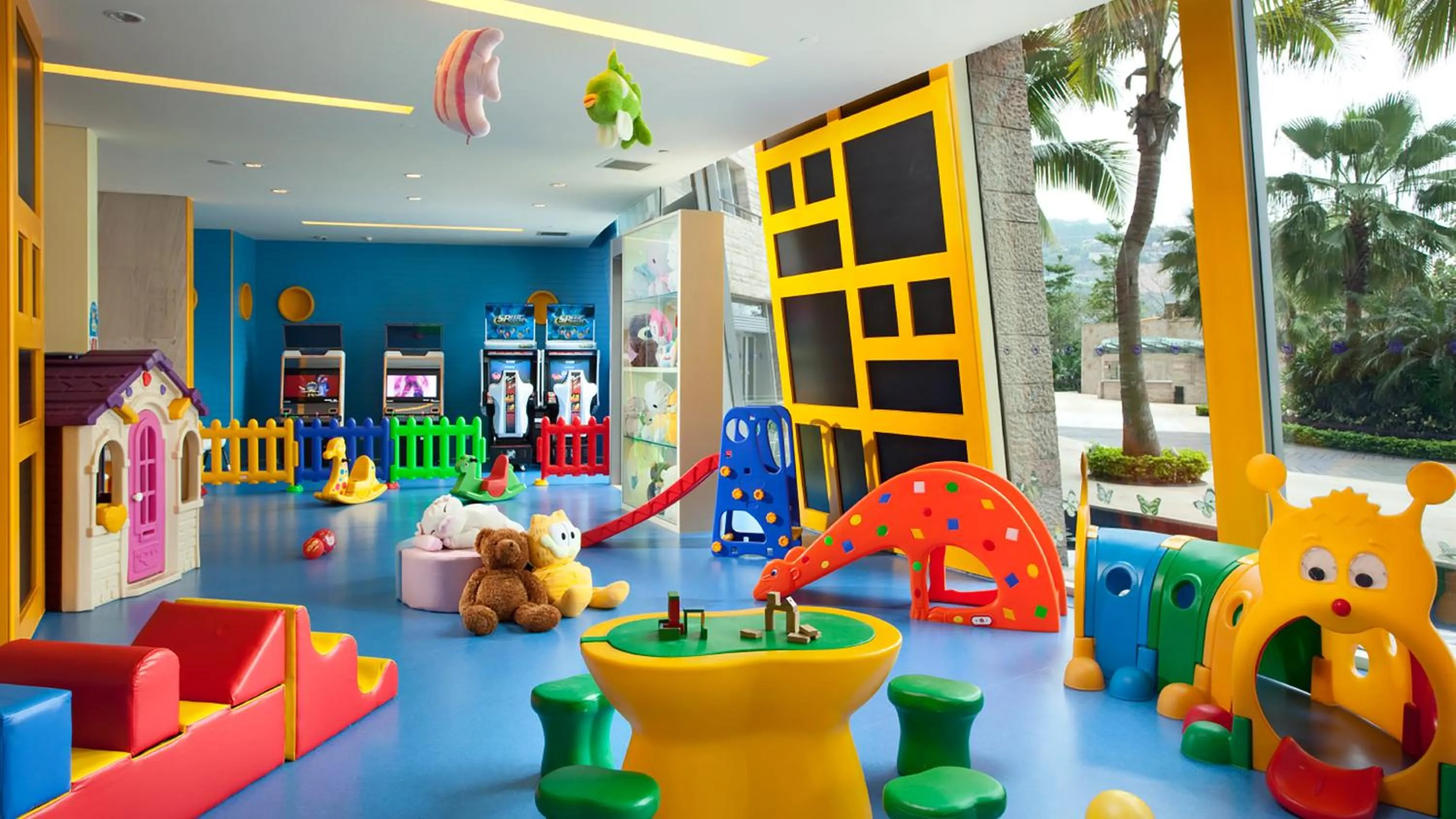 Game Room in Intercontinental Shenzhen Dameisha Resort by IHG