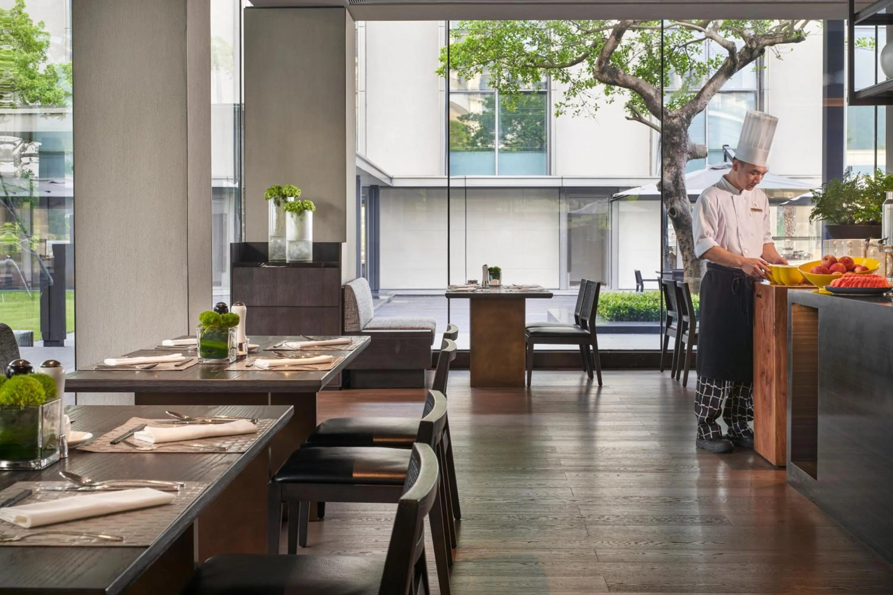 Restaurant/places to eat in Intercontinental Shenzhen Dameisha Resort by IHG