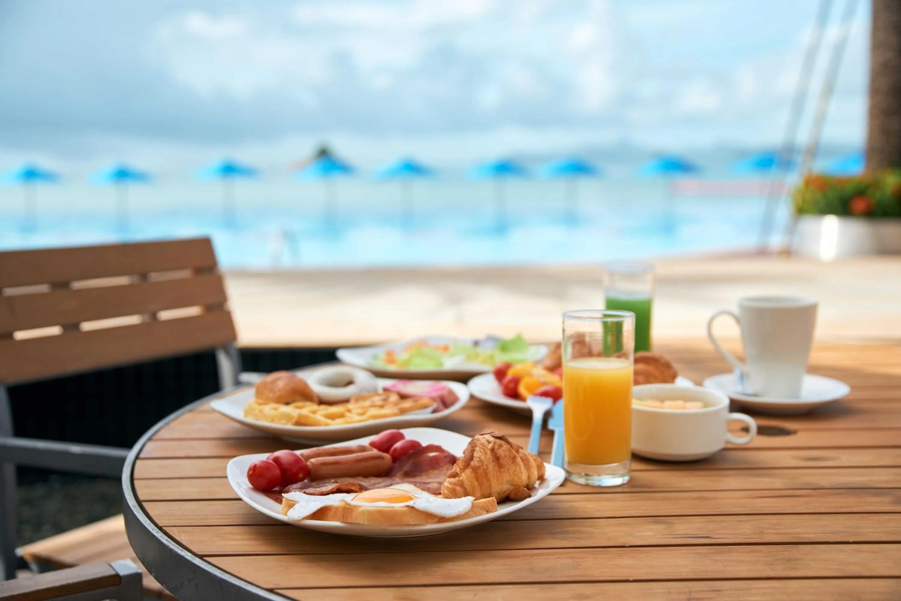 Breakfast in Intercontinental Shenzhen Dameisha Resort by IHG