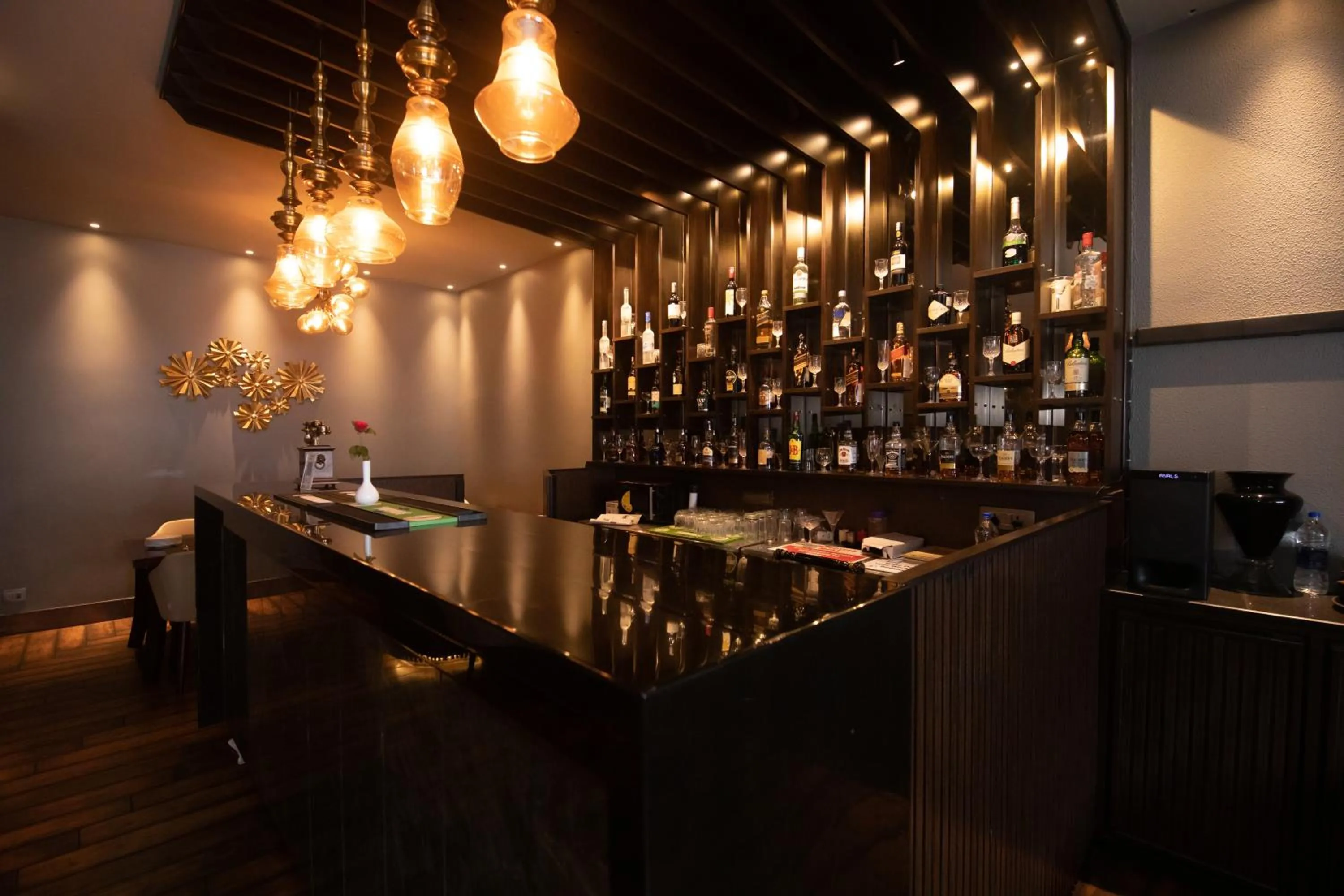 Restaurant/places to eat in The Cindrella Hotel