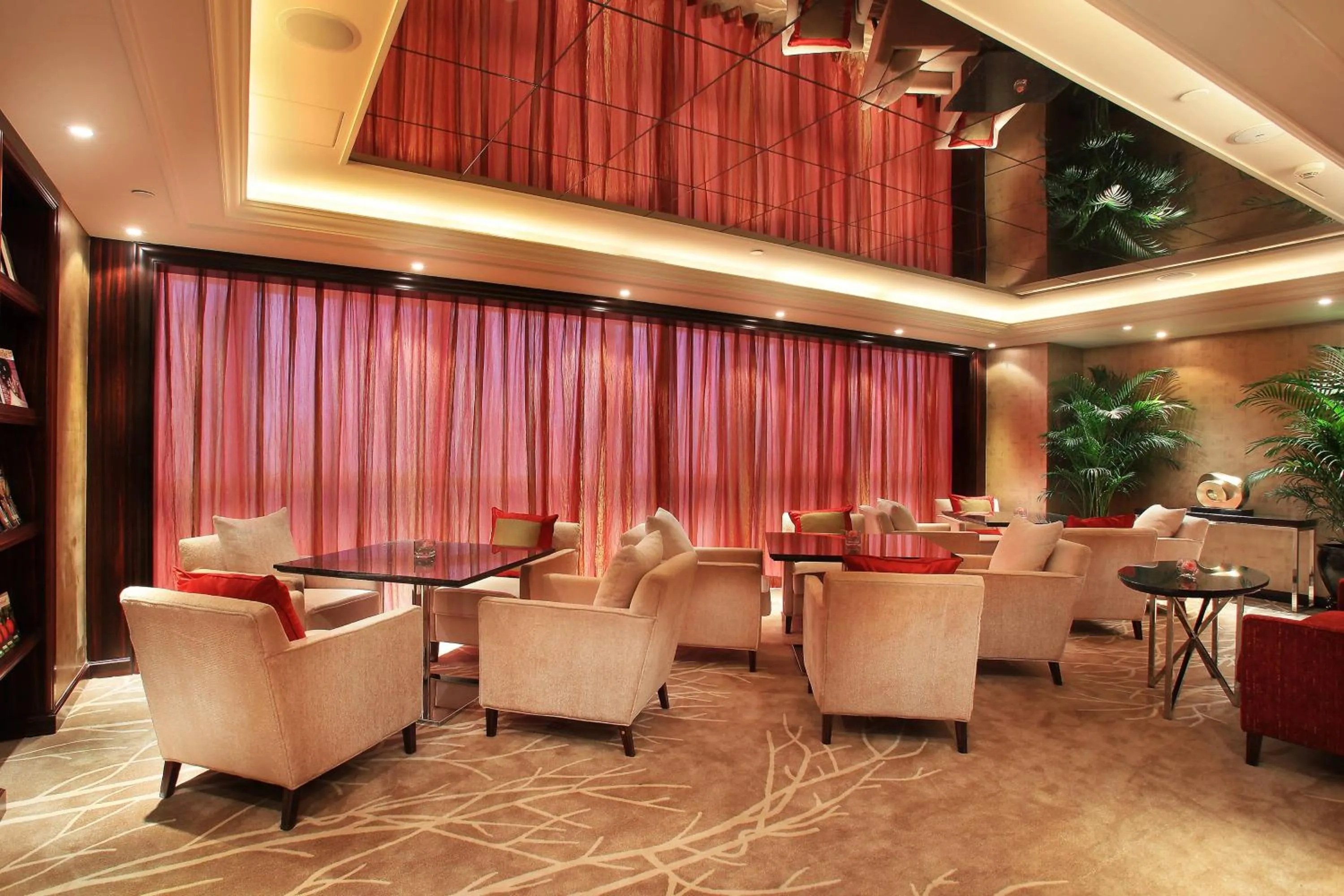 Lounge or bar in Sheraton Shenzhen Futian Hotel