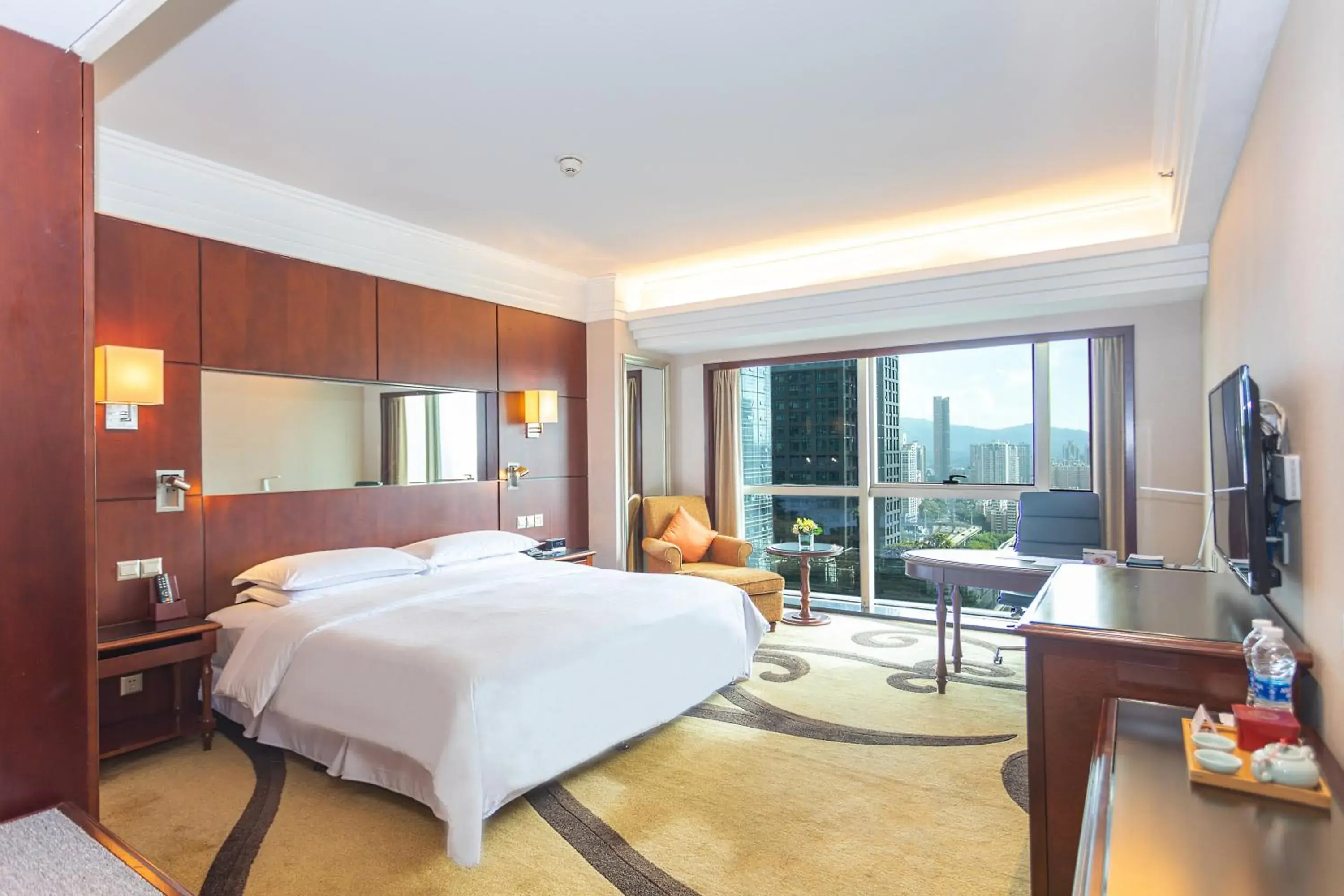 Executive Suite, Club level, 1 Bedroom Suite, 1 King in Sheraton Shenzhen Futian Hotel Executive Suite, Club level, 1 Bedroom Suite, 1 King in Sheraton Shenzhen Futian Hotel