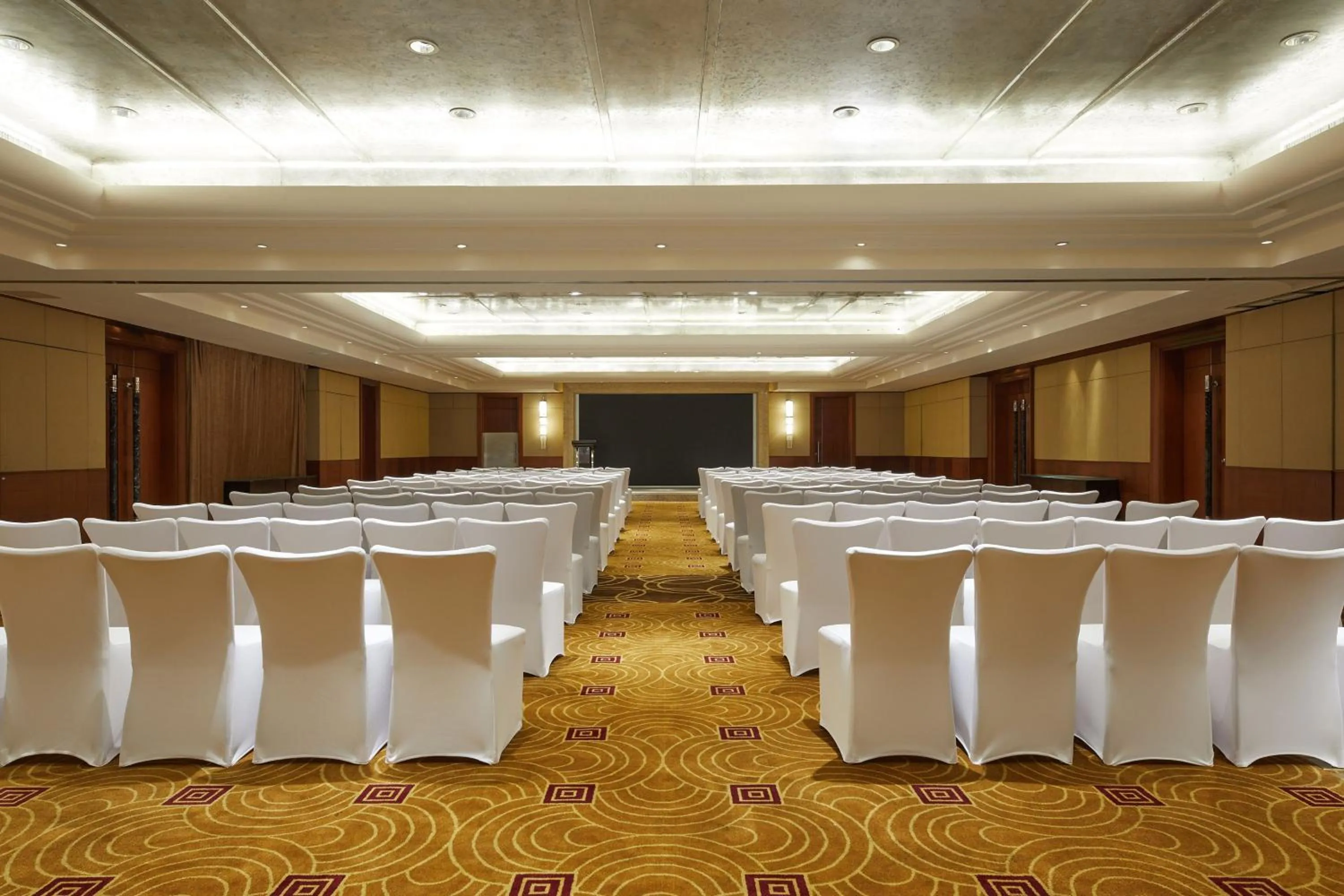 Meeting/conference room in Four Points by Sheraton Shenzhen