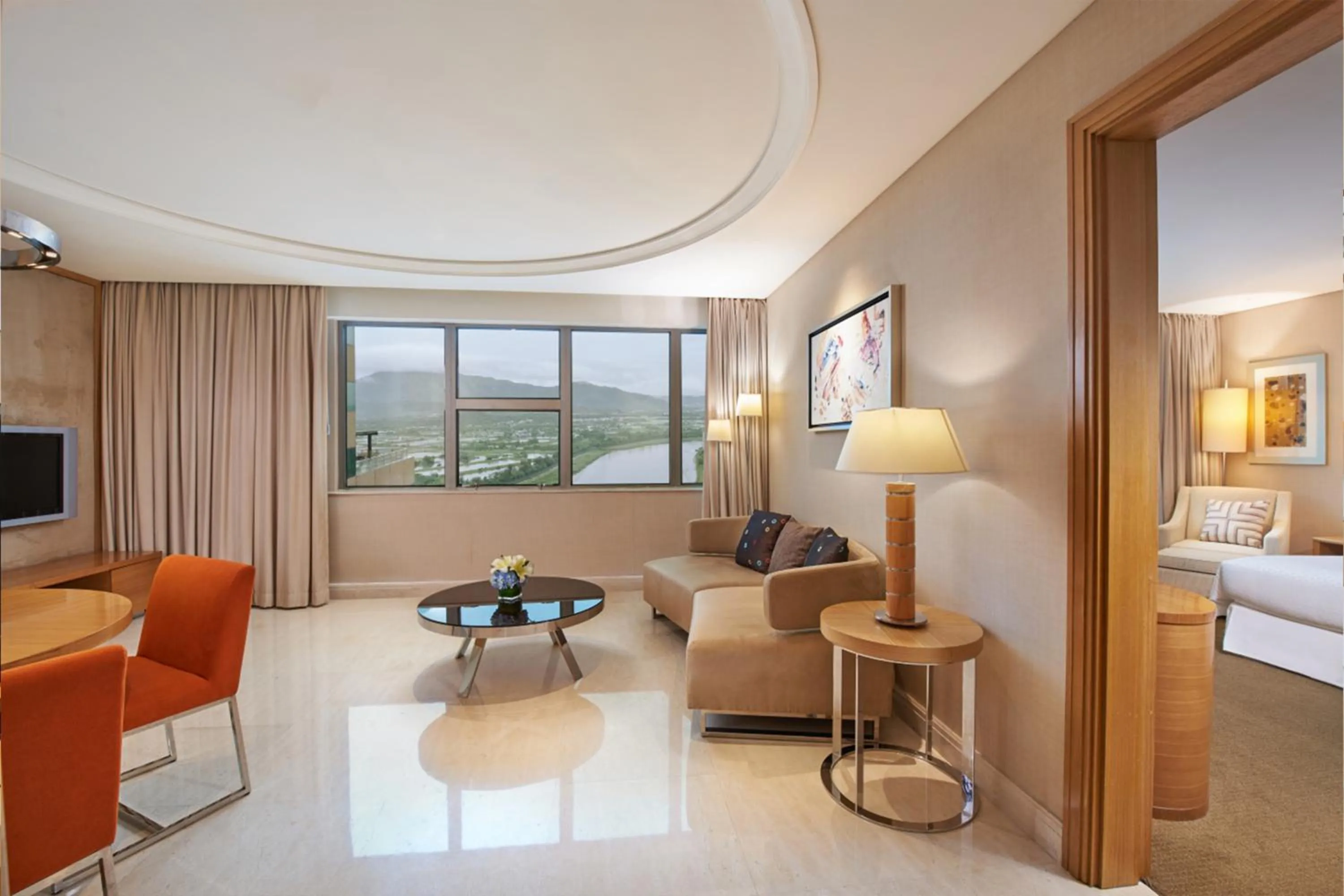 Photo of the whole room in Four Points by Sheraton Shenzhen