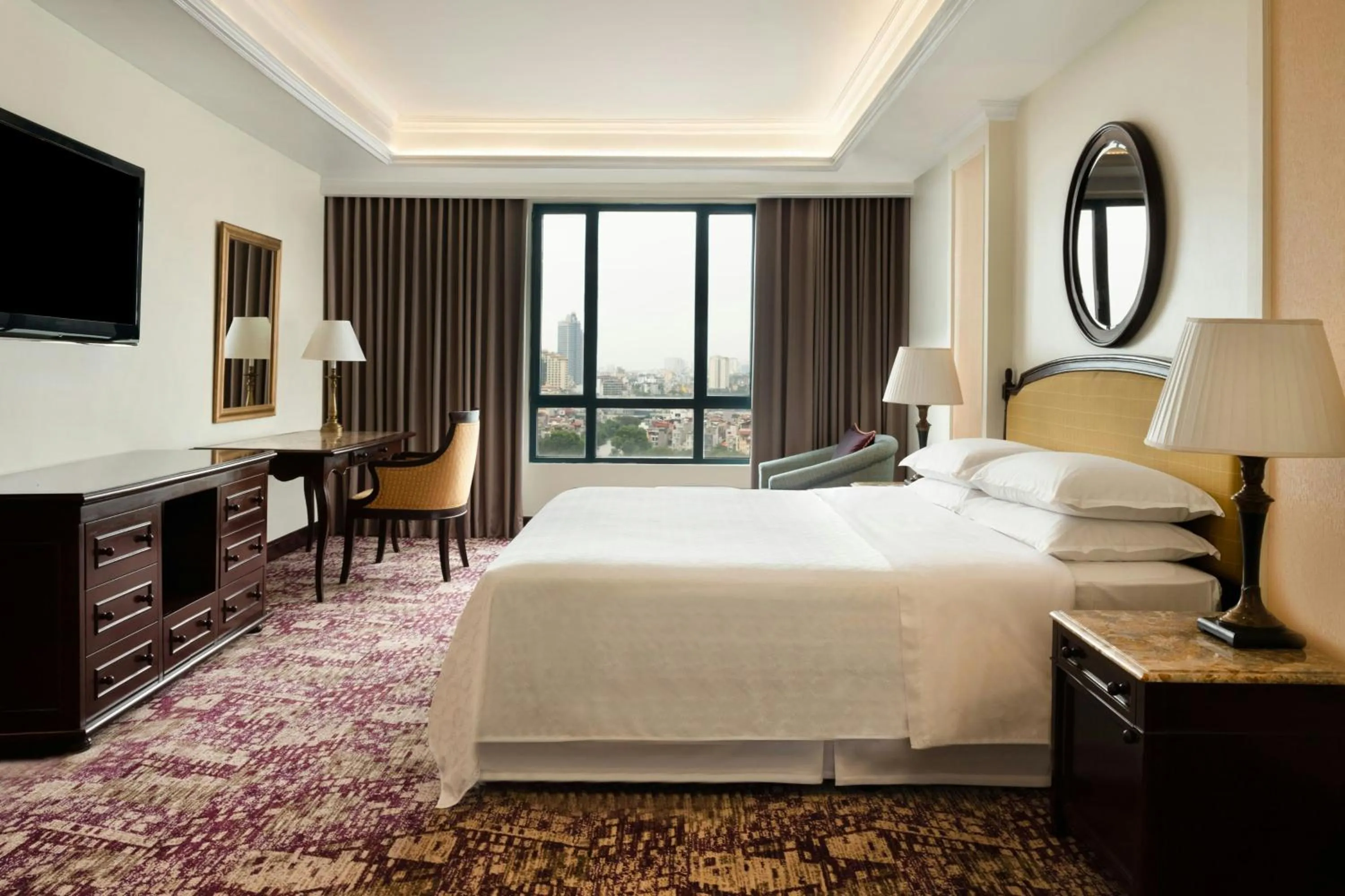 Bedroom, Bed in Sheraton Hanoi Hotel