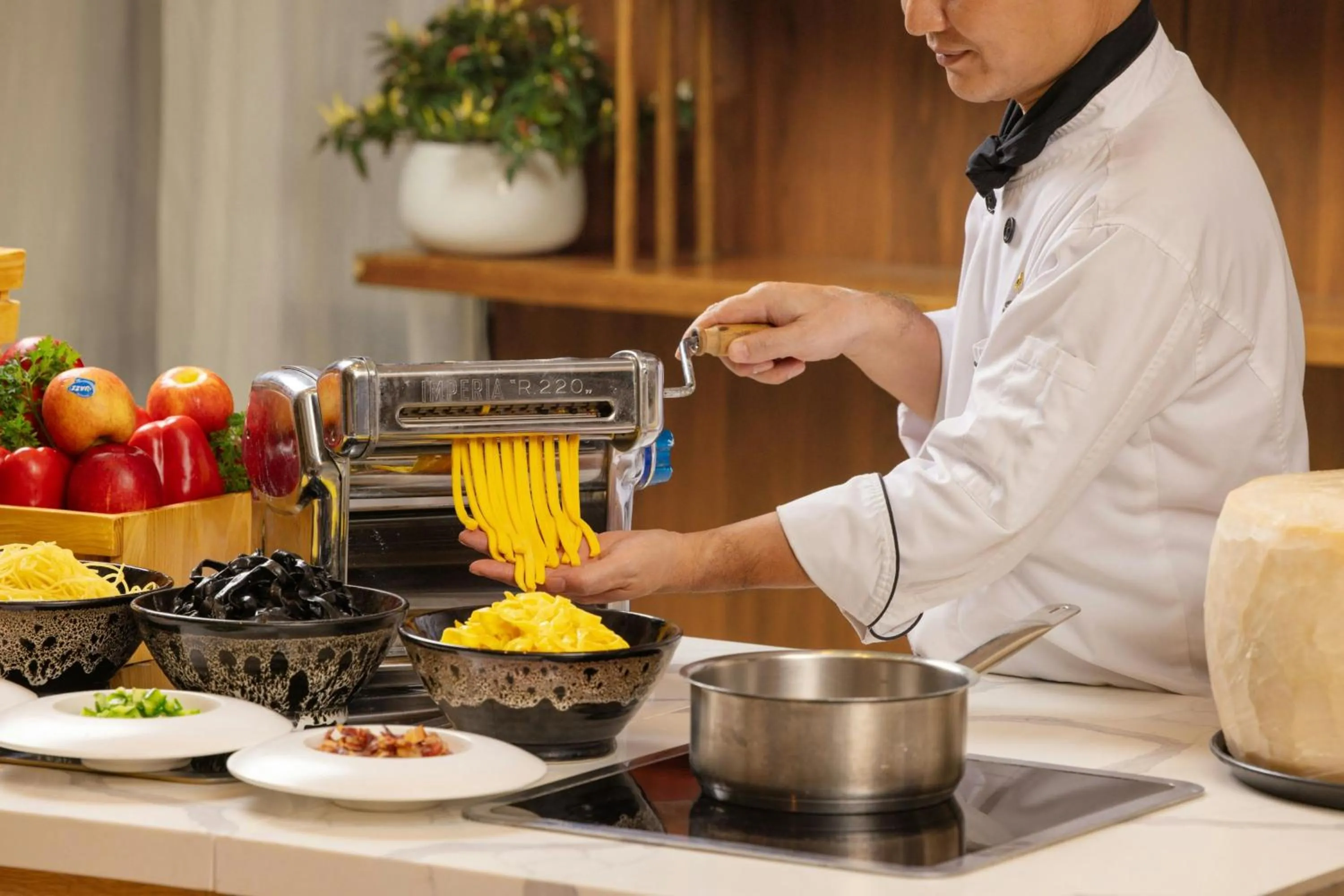 Restaurant/places to eat in Sheraton Hanoi Hotel