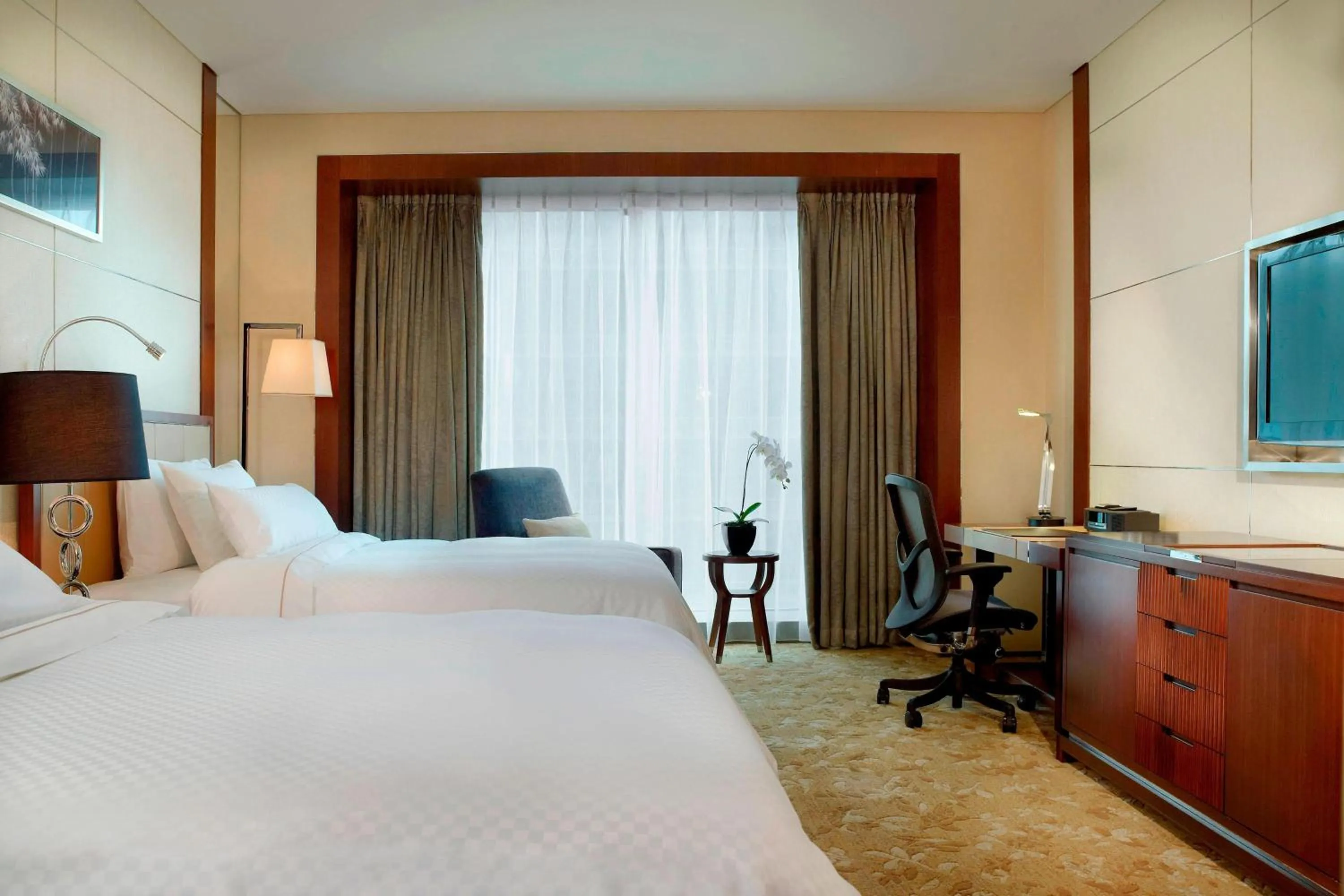 Photo of the whole room, Bed in The Westin Tianjin