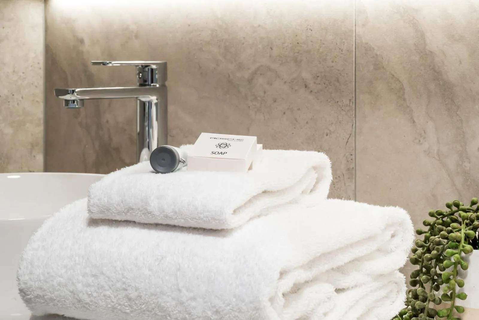 towels in Markham Court