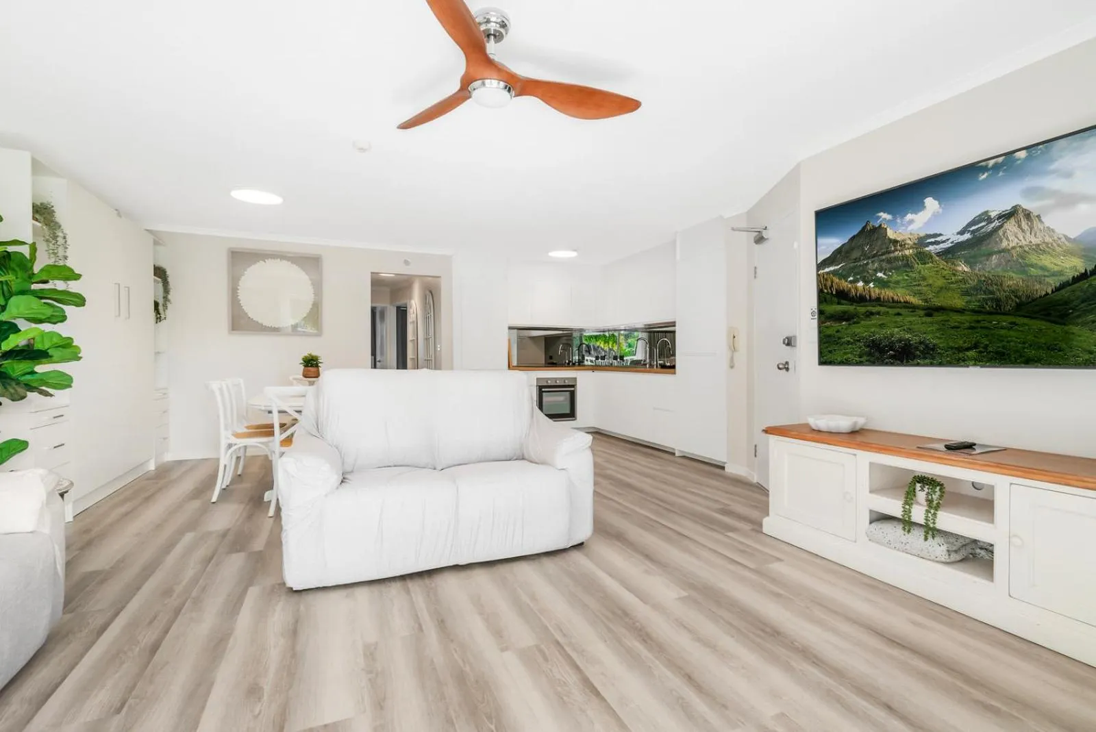 TV and multimedia in Markham Court