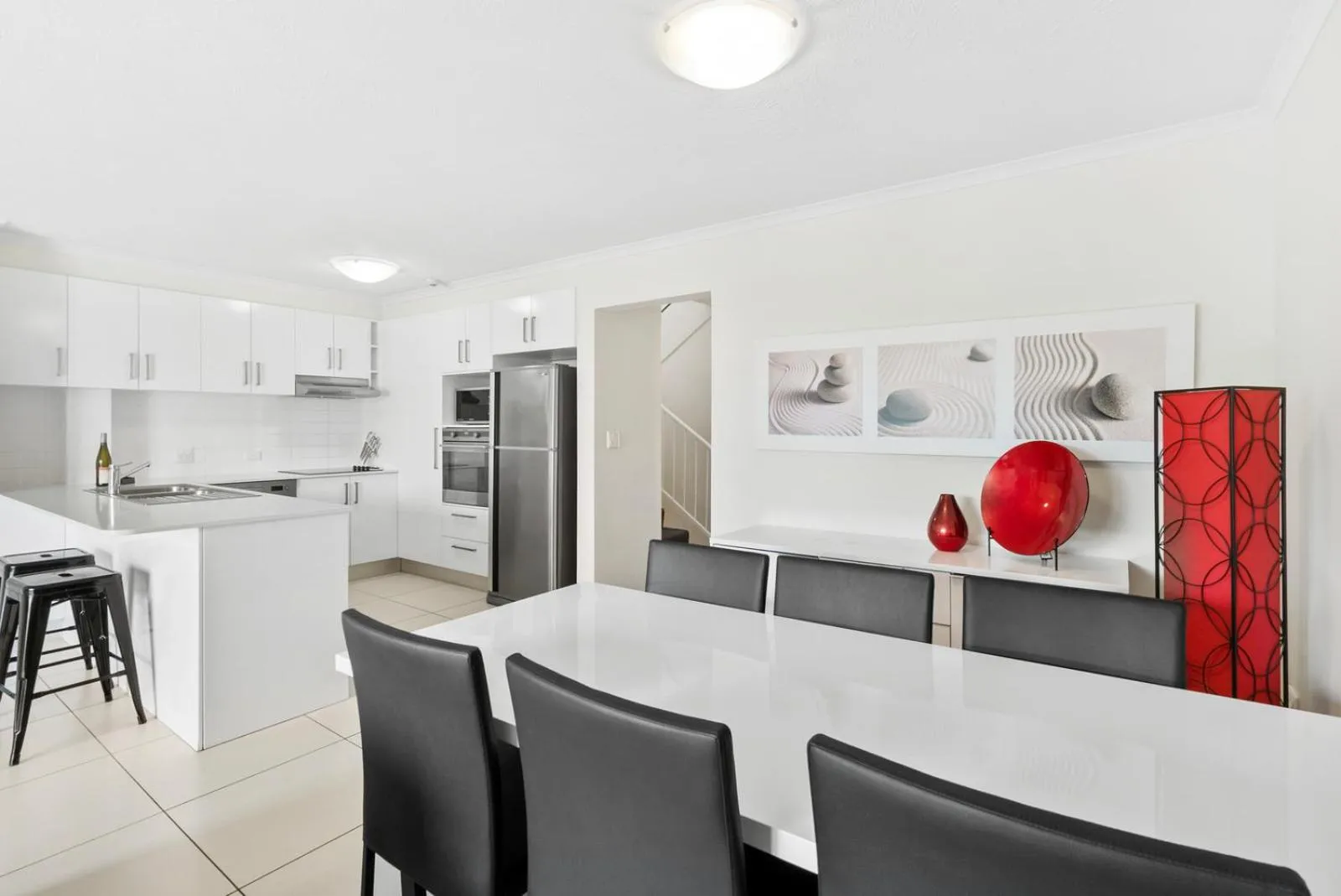 Kitchen or kitchenette in Markham Court