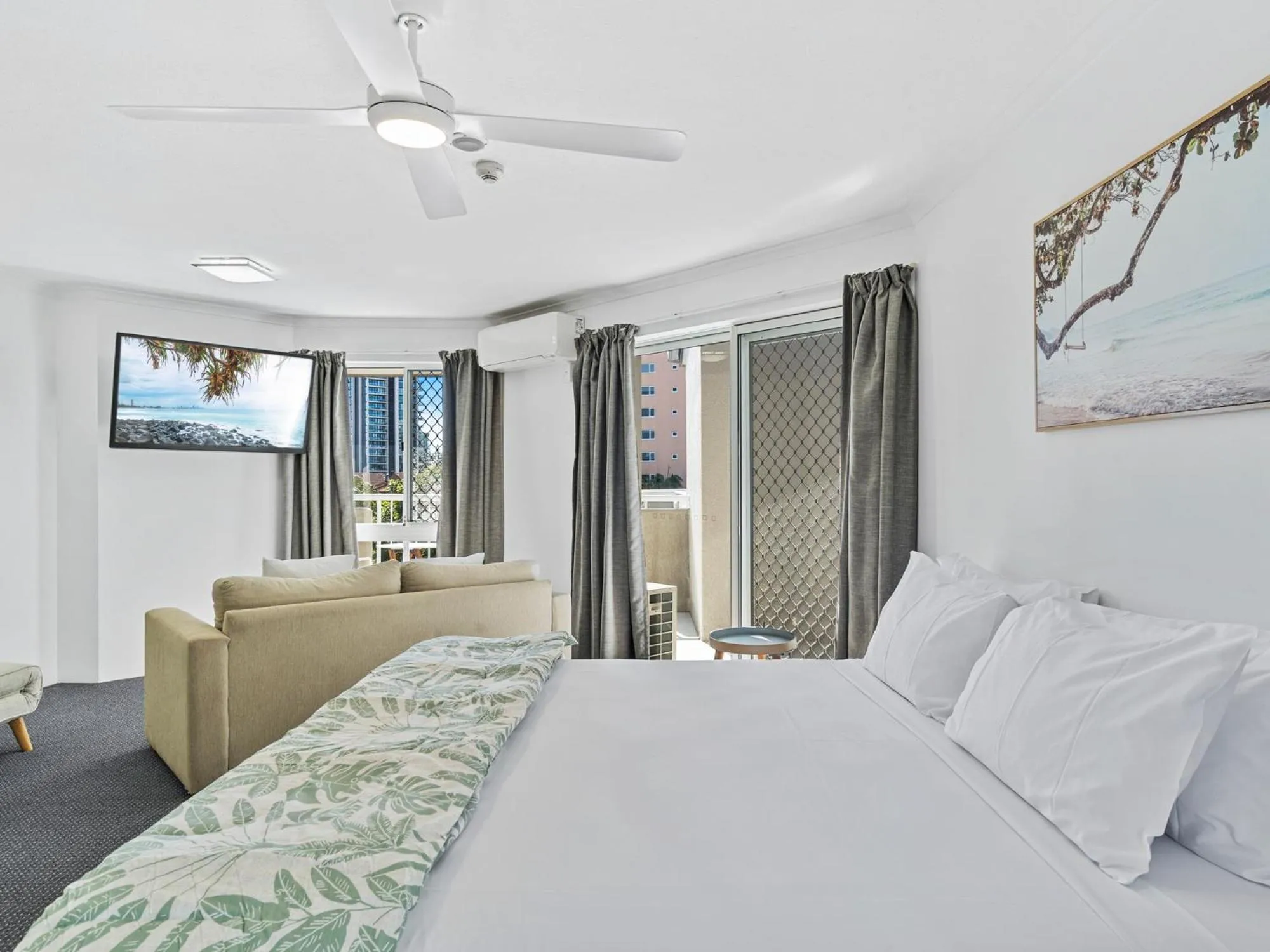 Bedroom, Bed in Markham Court