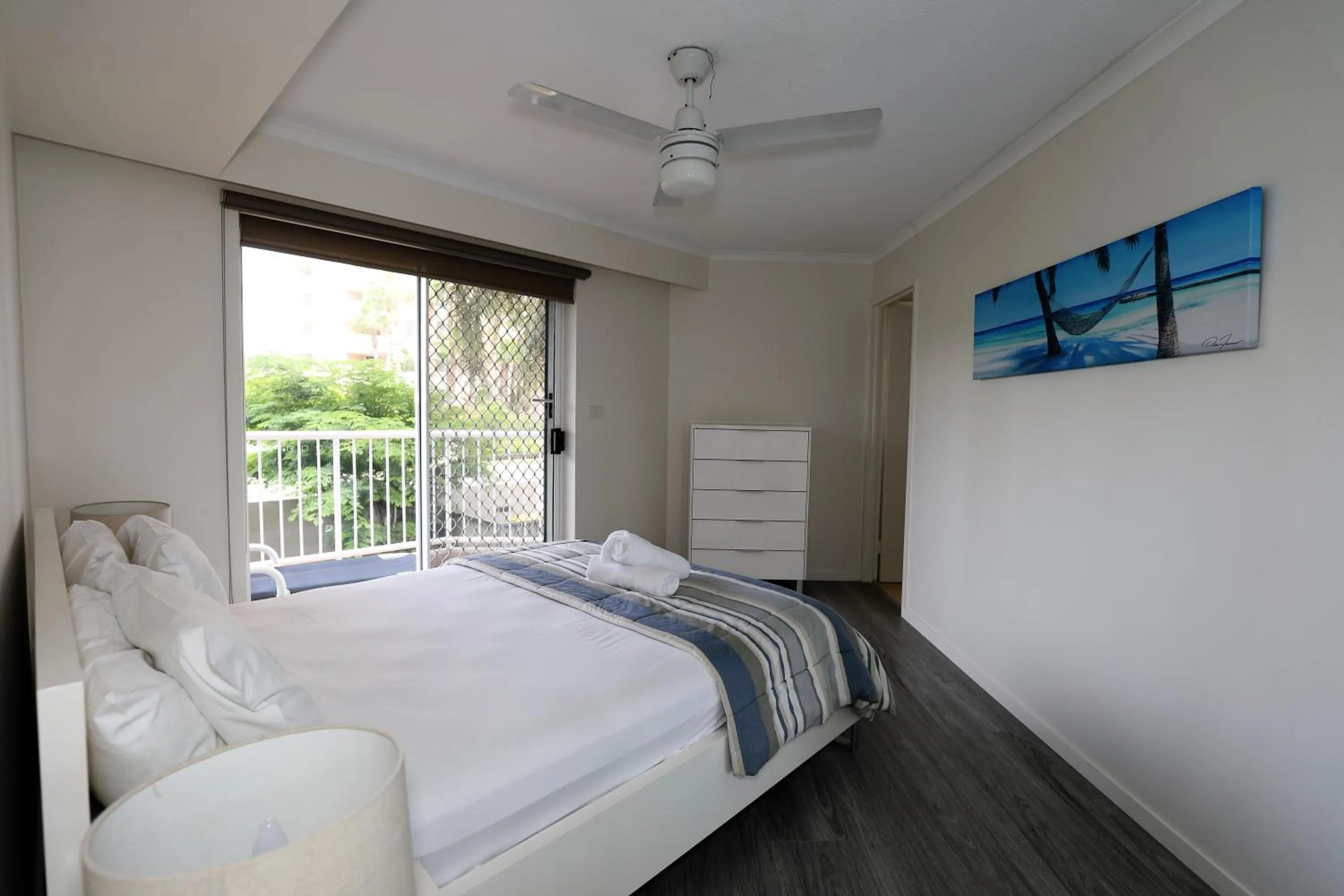 Bedroom, Bed in Markham Court