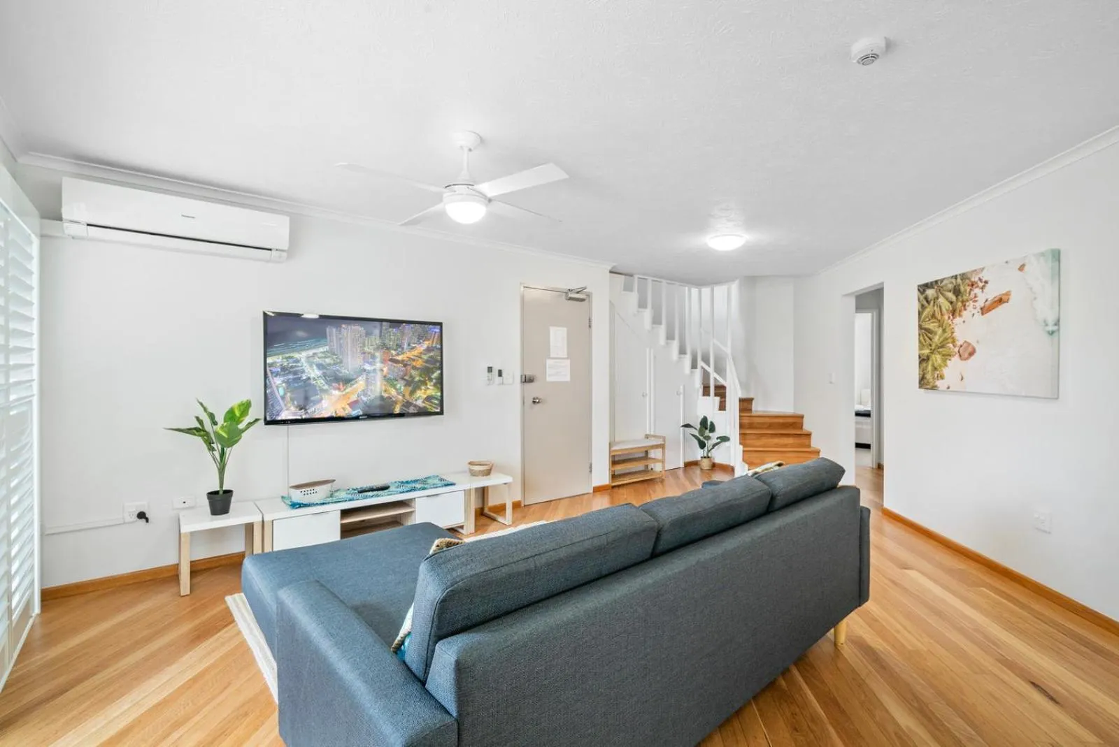 Living room in Markham Court