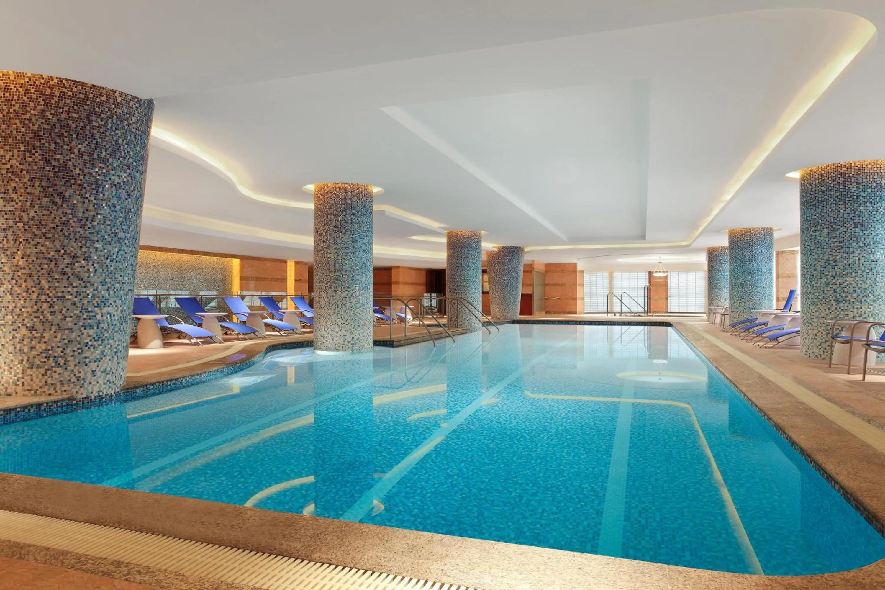 Swimming pool in Sheraton Wenzhou Hotel
