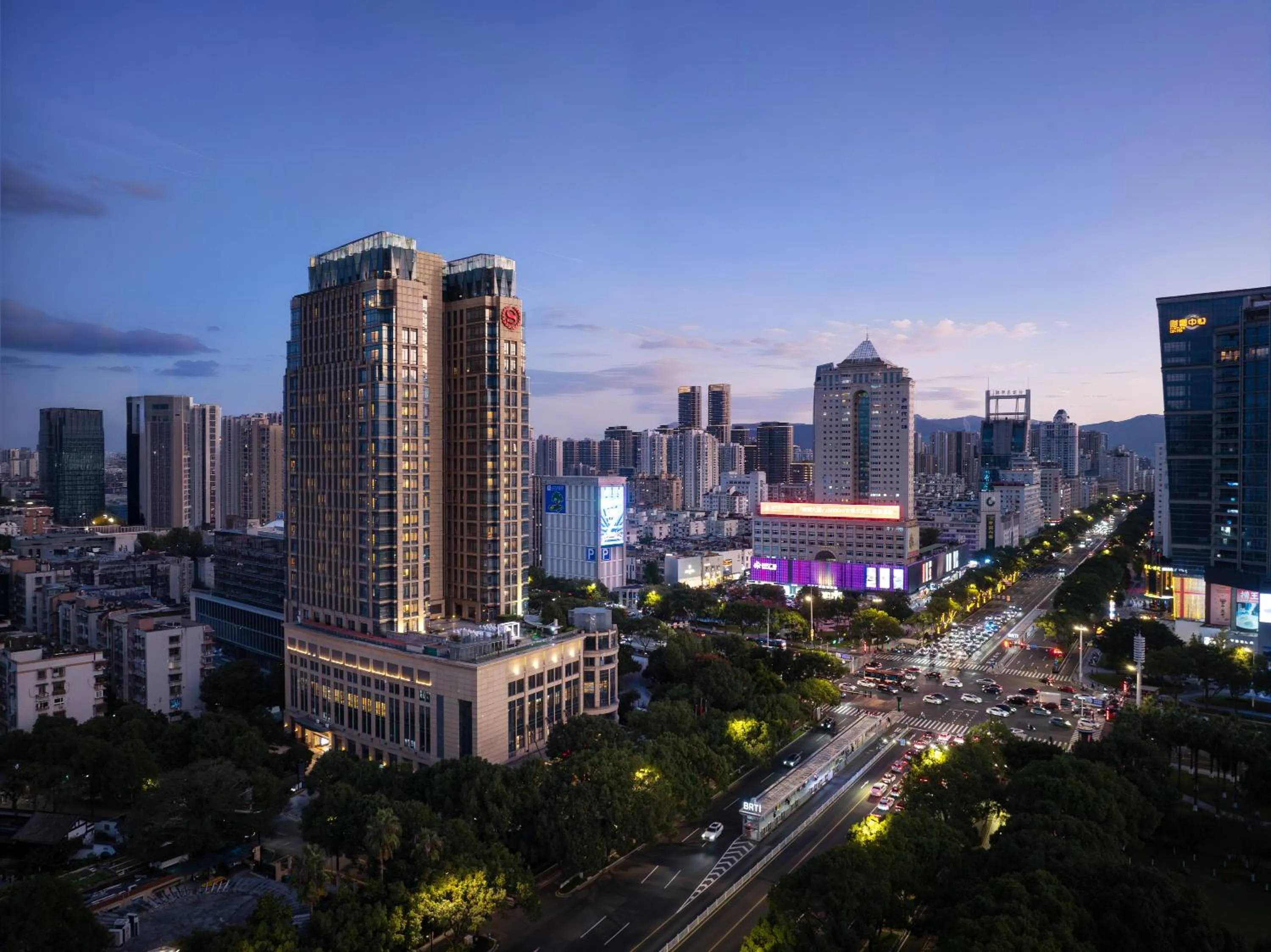 Night in Sheraton Wenzhou Hotel