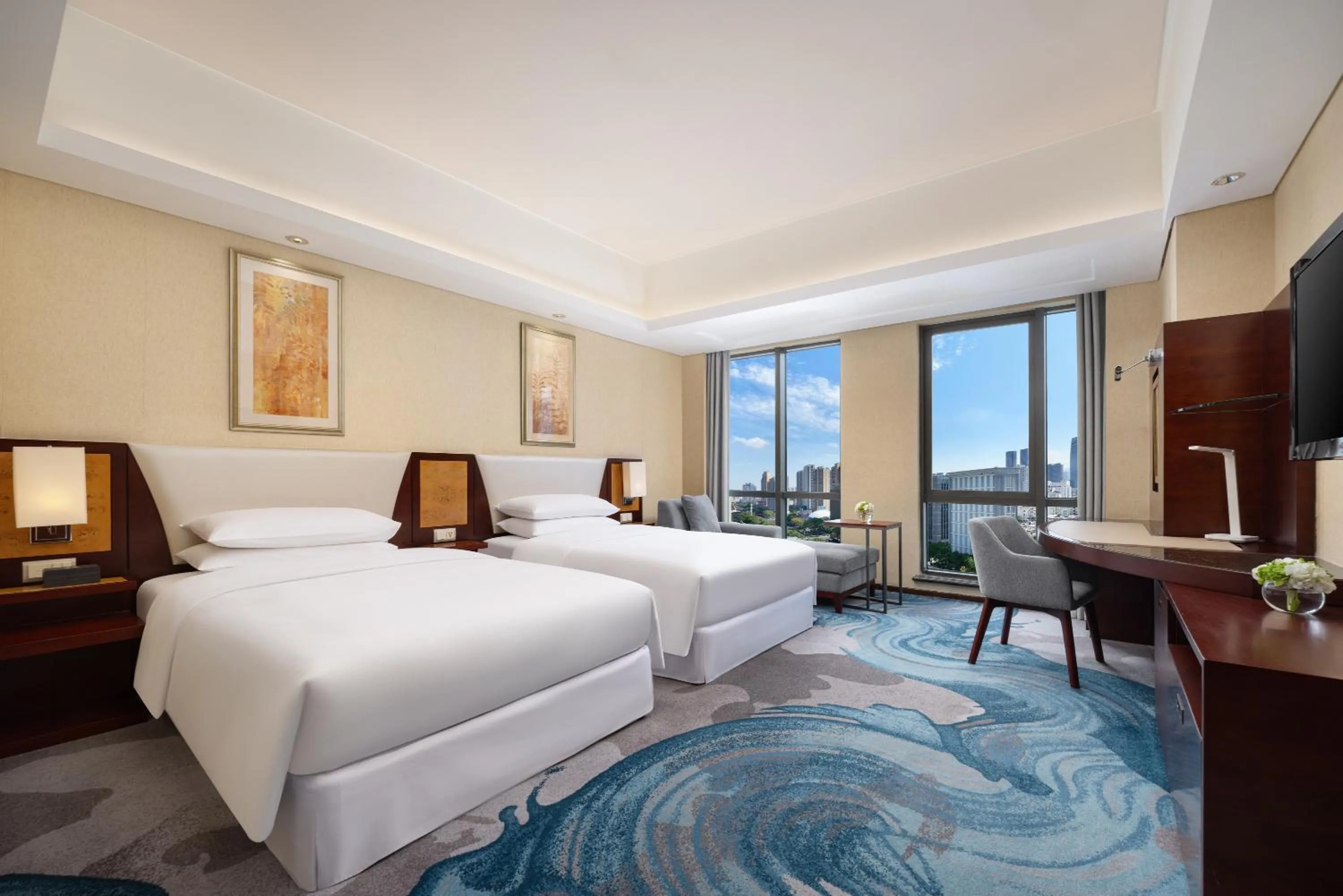 Photo of the whole room, Bed in Sheraton Wenzhou Hotel