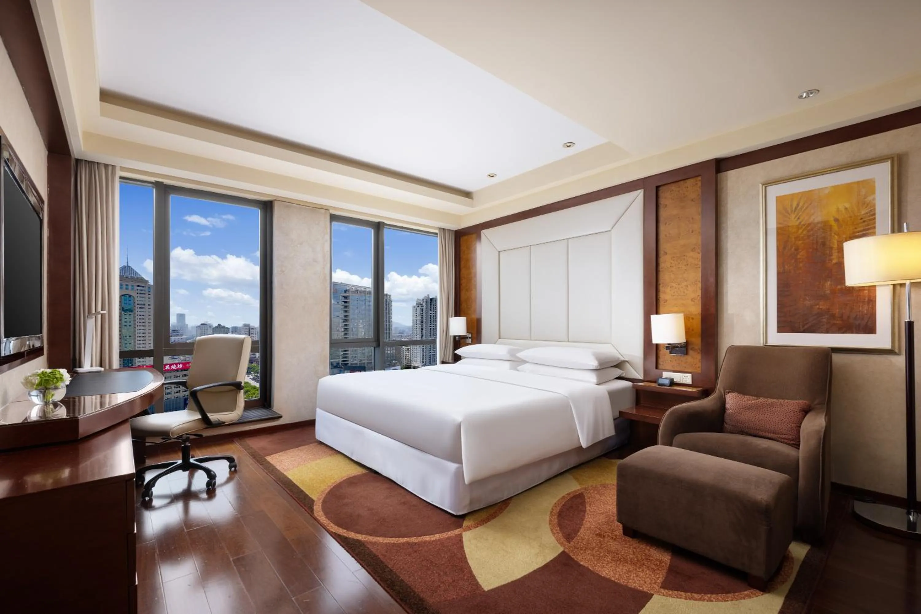 Bed in Sheraton Wenzhou Hotel