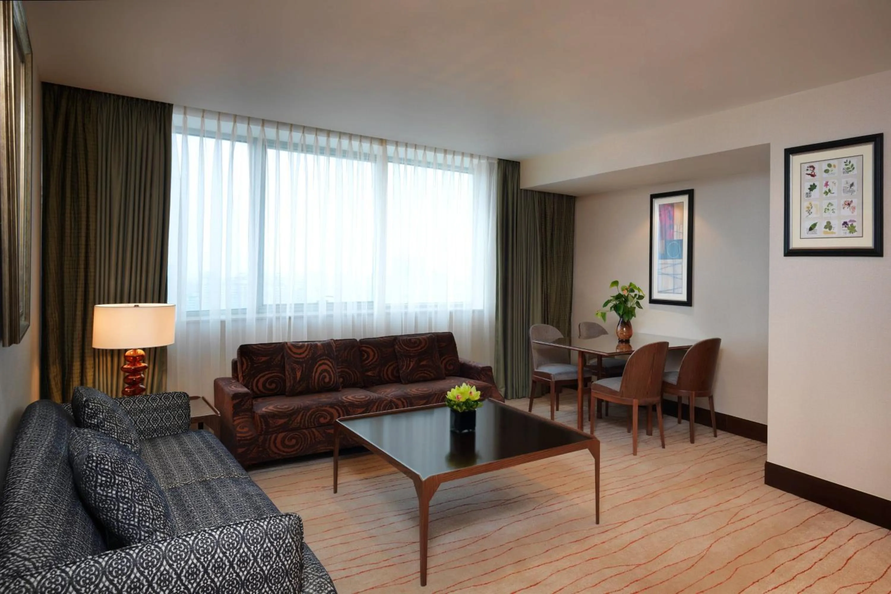 Living room in Four Points by Sheraton Shanghai, Daning