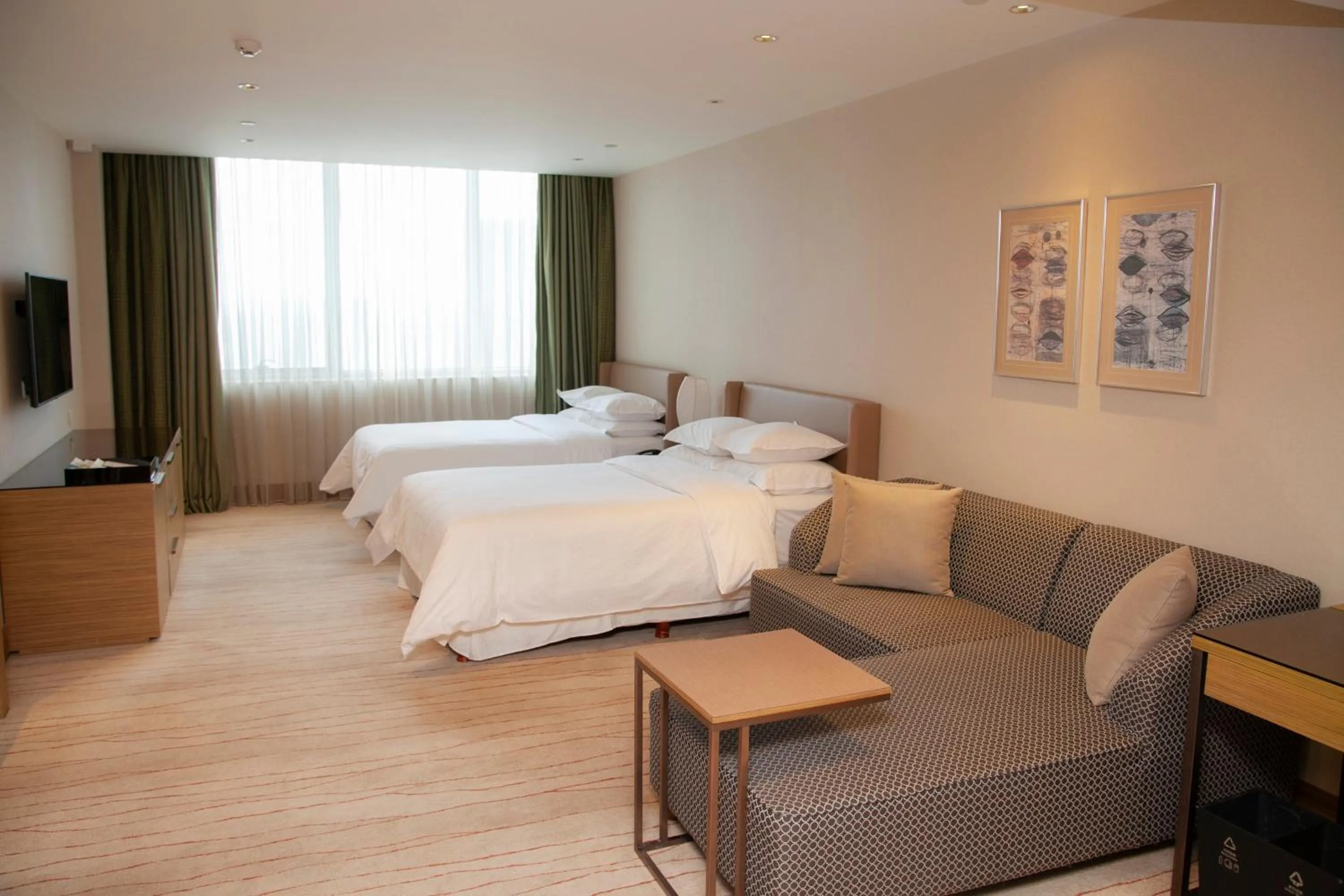Property building, Bed in Four Points by Sheraton Shanghai, Daning