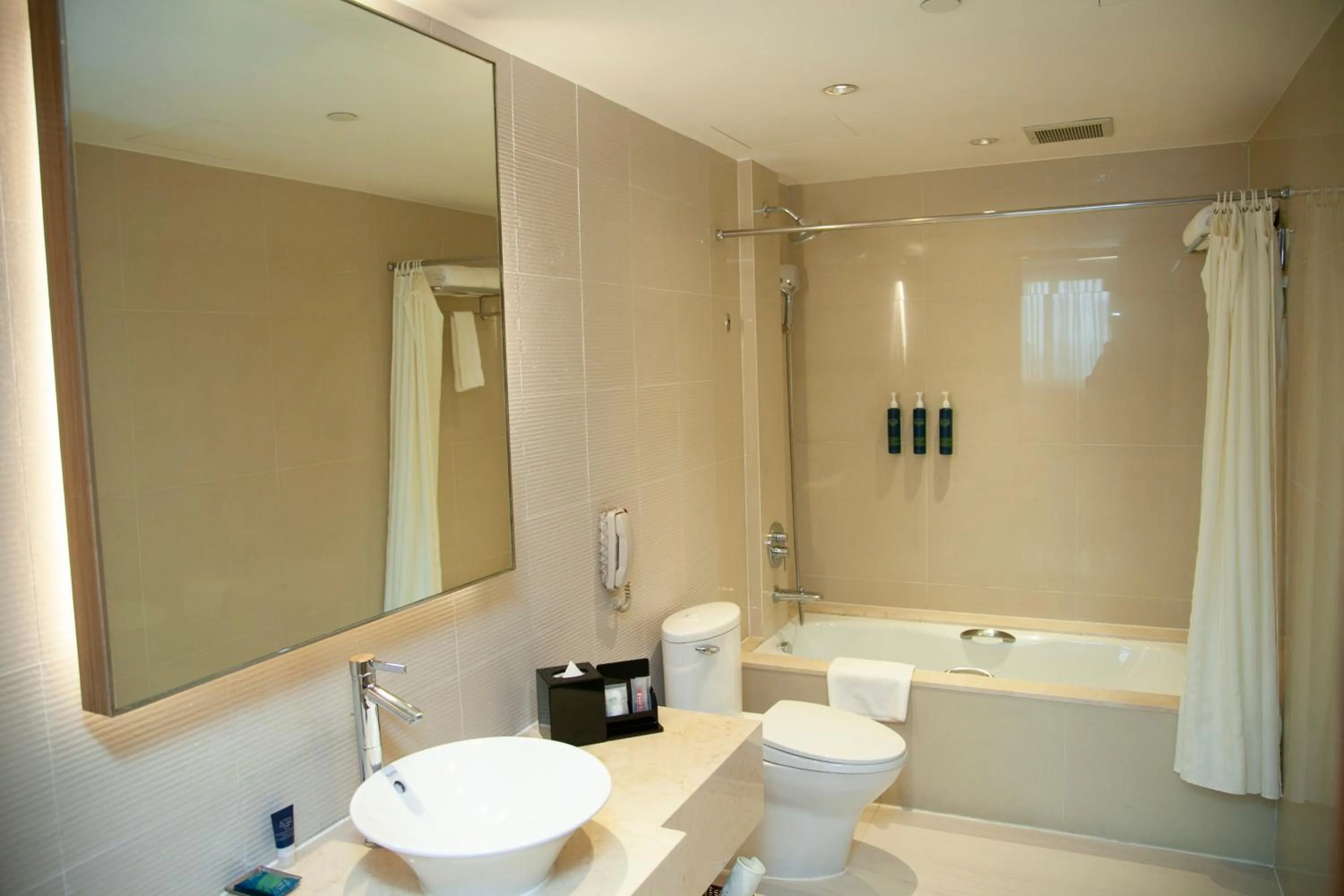 Property building in Four Points by Sheraton Shanghai, Daning